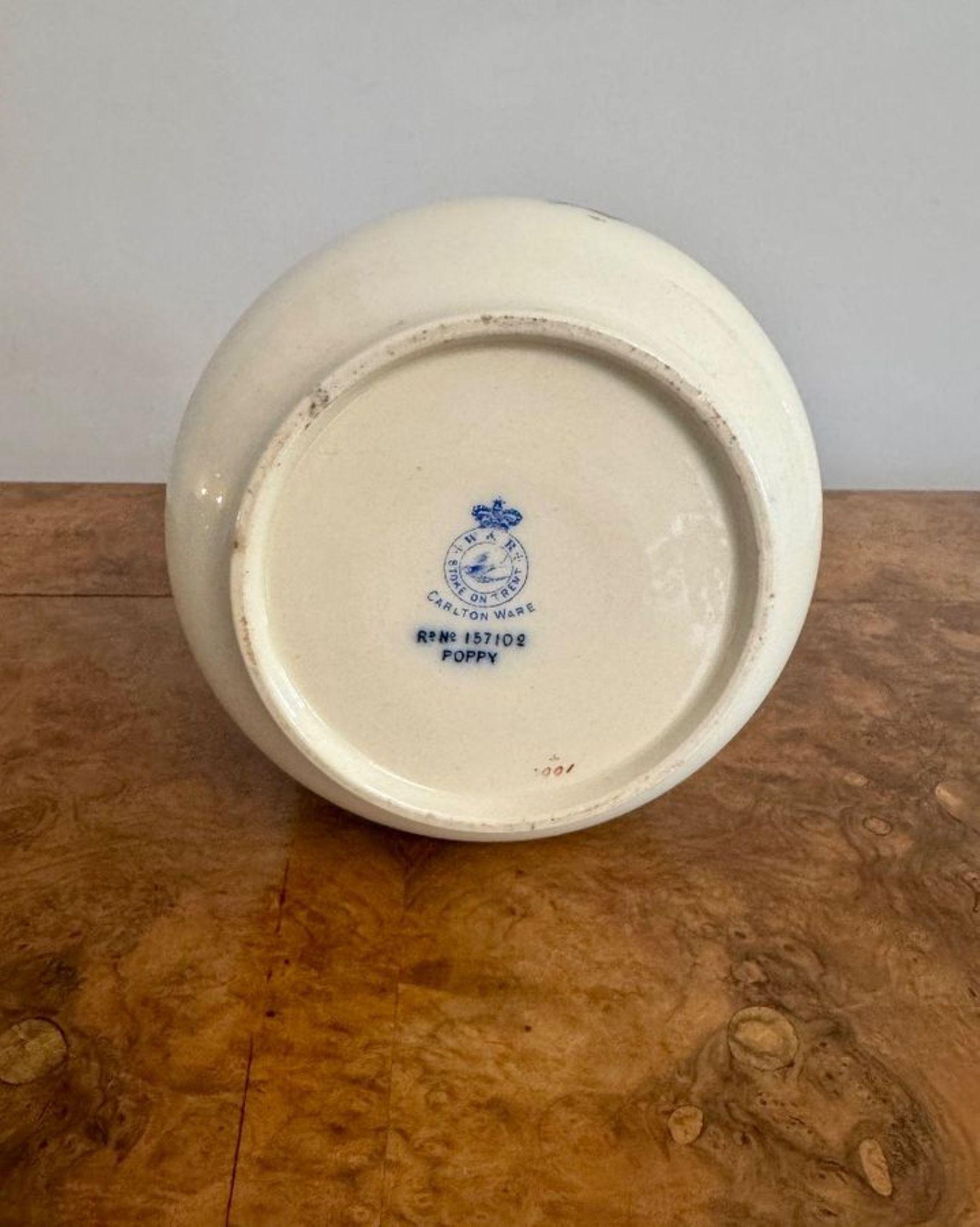 Schöne Qualität antiken viktorianischen Carlton Ware Biskuitfass, mit einem hübschen blauen Blumenmuster auf weißem Grund verziert, über einem erhöhten Gitterband mit kleinen Perlen Details, mit einem versilberten abnehmbaren Deckel mit einem