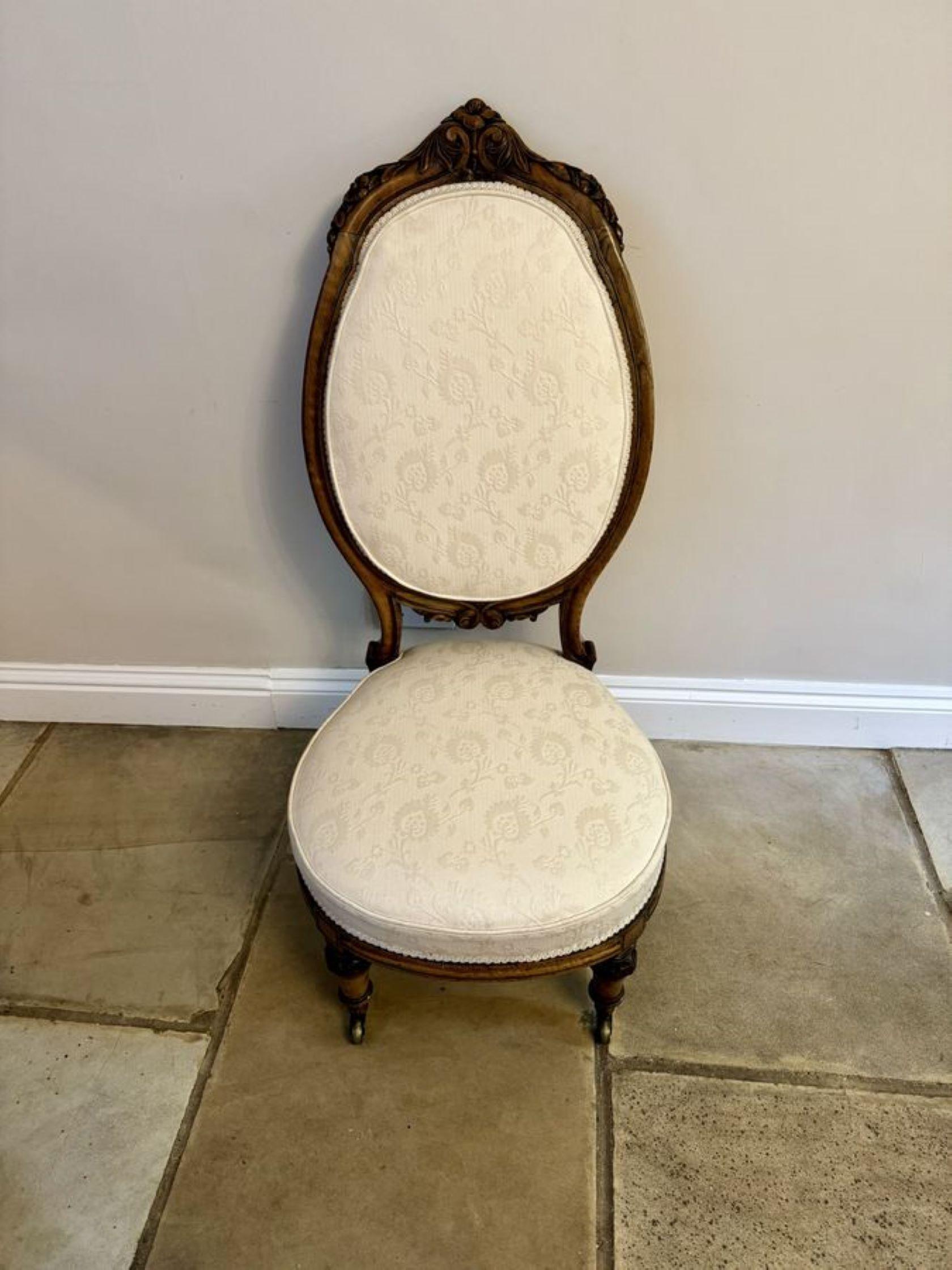 Silla de señora antigua victoriana de nogal tallado de gran calidad Victoriano temprano en venta