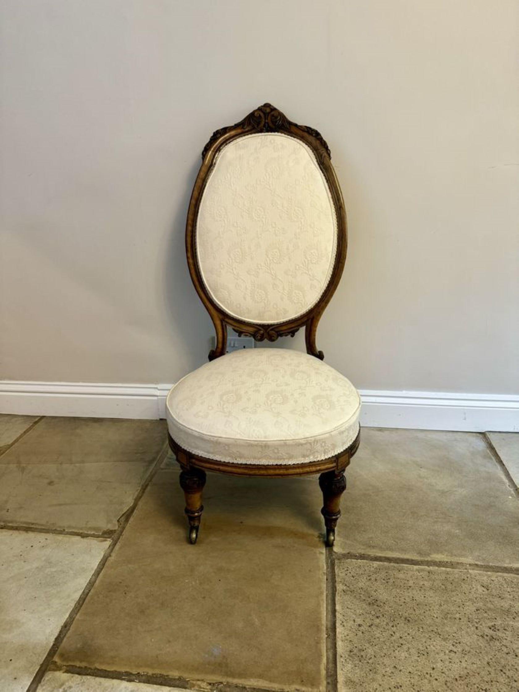 Silla de señora antigua victoriana de nogal tallado de gran calidad en Bueno estado para la venta en Ipswich, GB