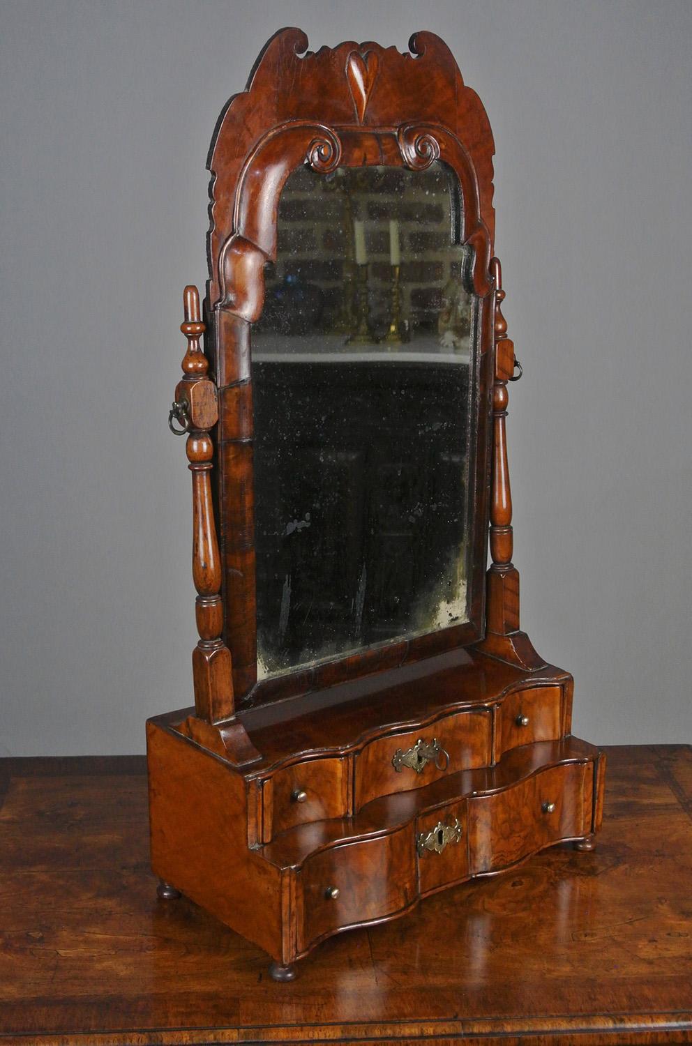 Beautiful Queen Anne Period Walnut Dressing Table Mirror c. 1710 2