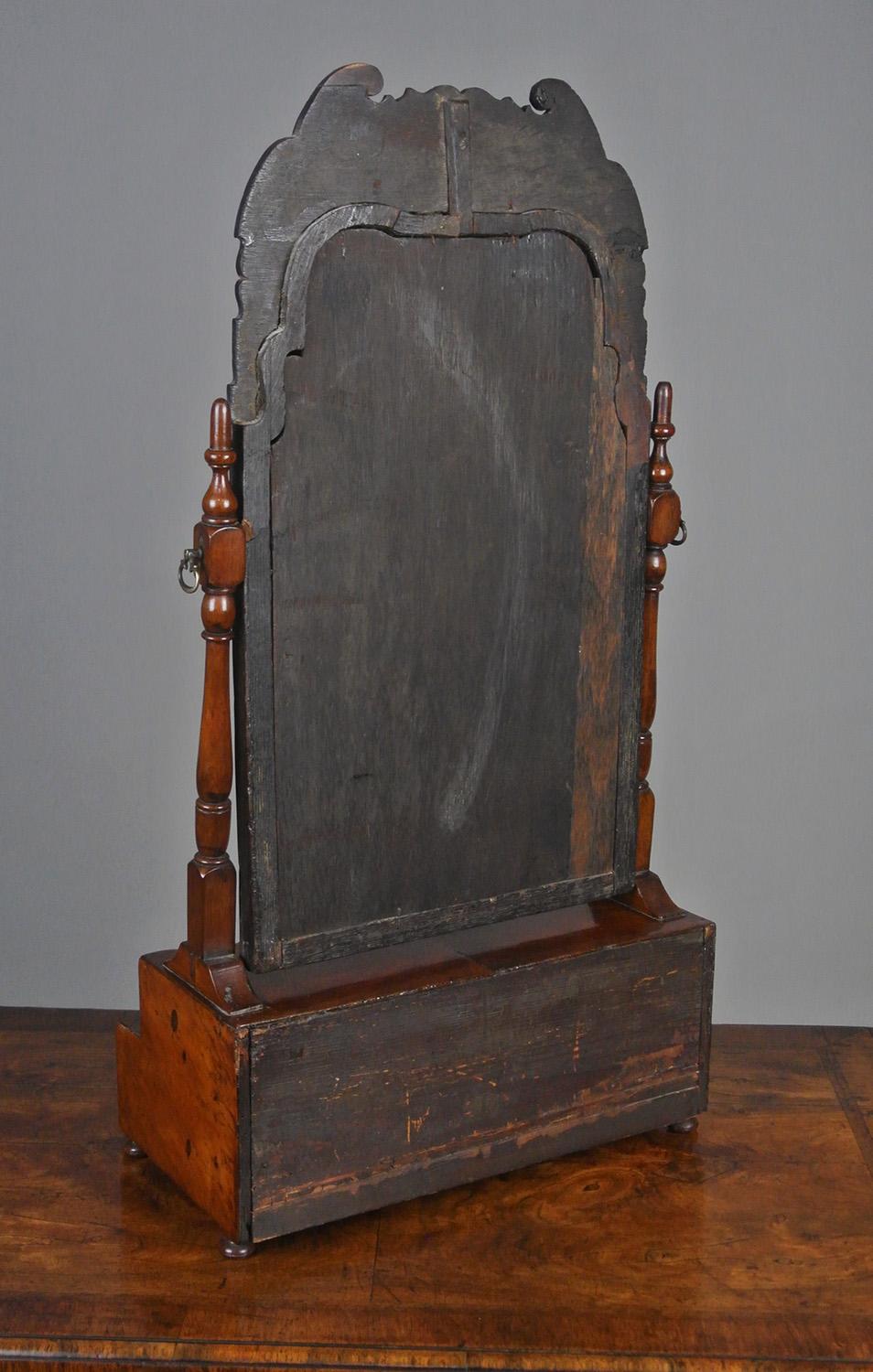 Beautiful Queen Anne Period Walnut Dressing Table Mirror c. 1710 3