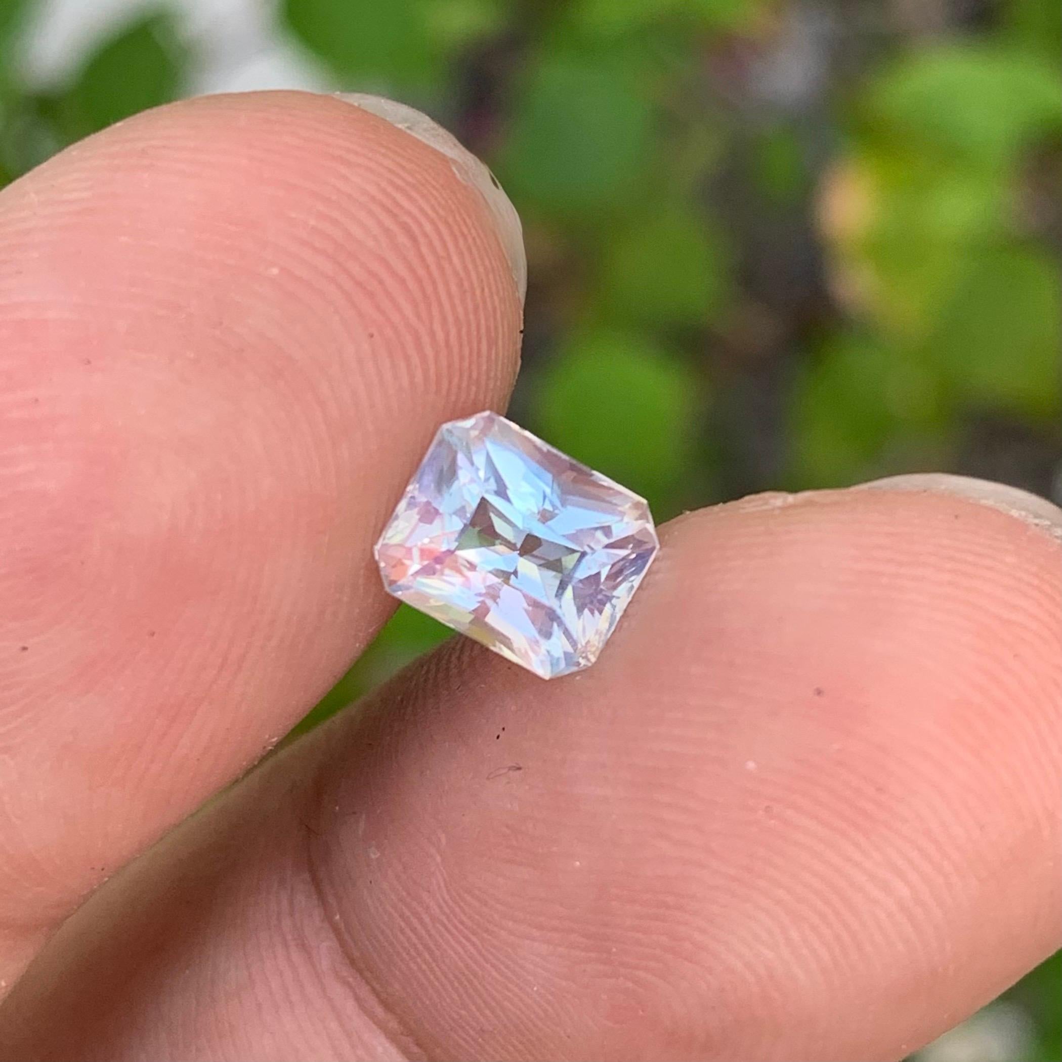 Bellissima pietra di luna arcobaleno 1,83 ct certificata ottagono del Madagascar in vendita 1
