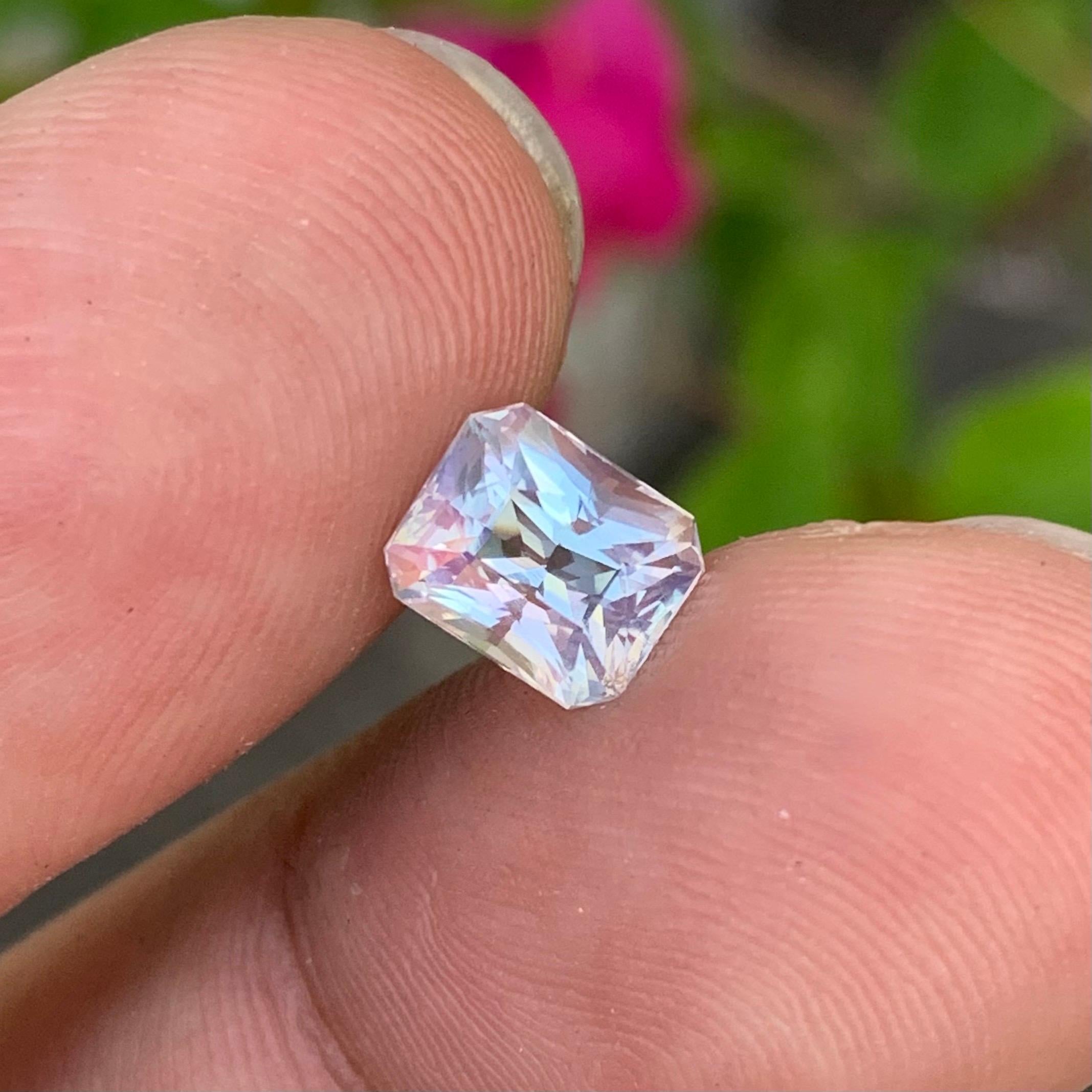 Bellissima pietra di luna arcobaleno 1,83 ct certificata ottagono del Madagascar in vendita 2