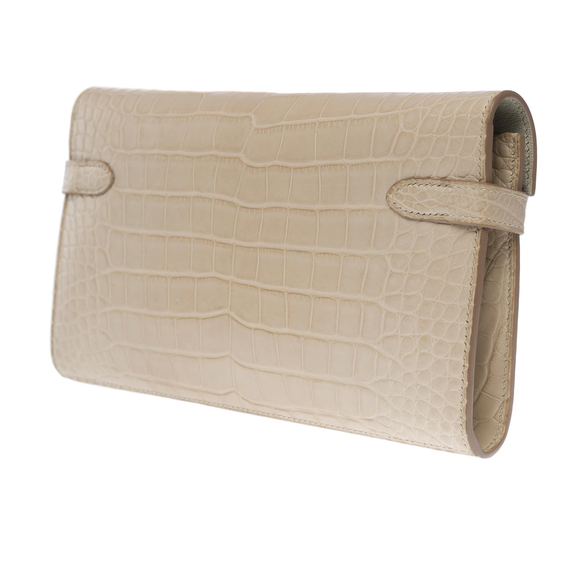 Women's or Men's Beautiful & Rare Hermès Kelly Wallet in Beton (concrete) Alligator, SHW For Sale