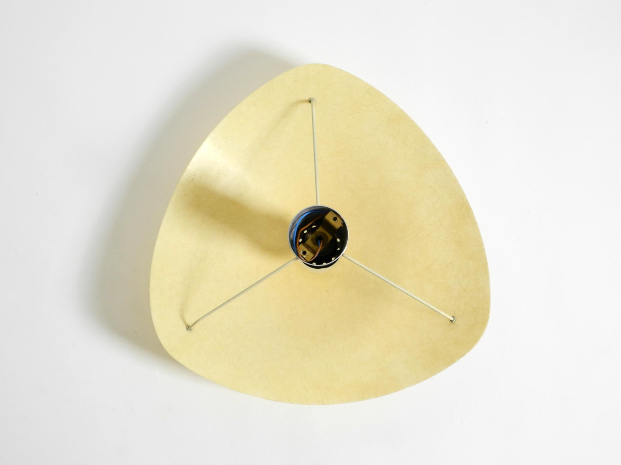 Schöne, seltene Deckenlampe aus Fiberglas aus der Mitte des Jahrhunderts im Angebot 7