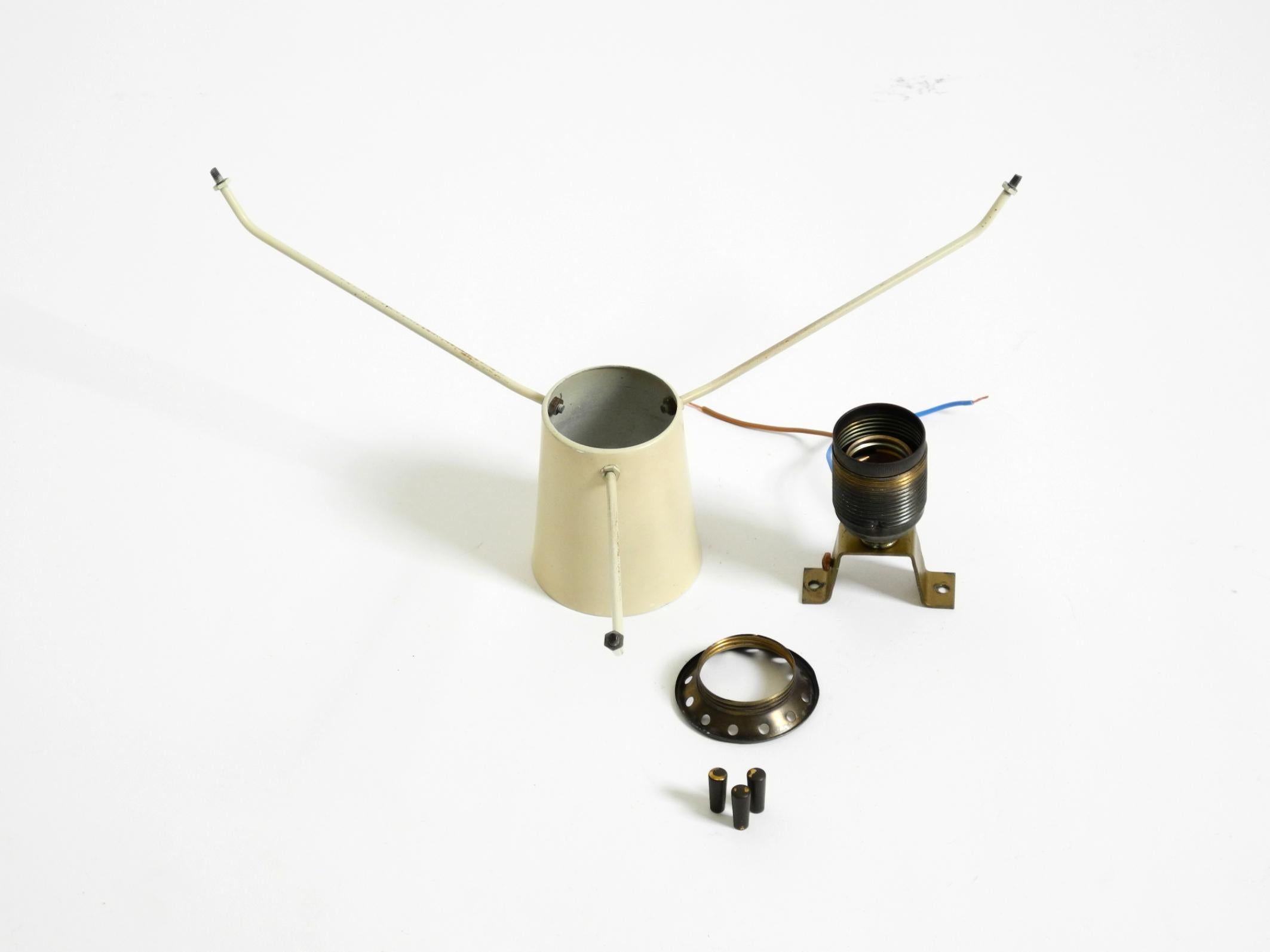 Schöne, seltene Deckenlampe aus Fiberglas aus der Mitte des Jahrhunderts im Angebot 10