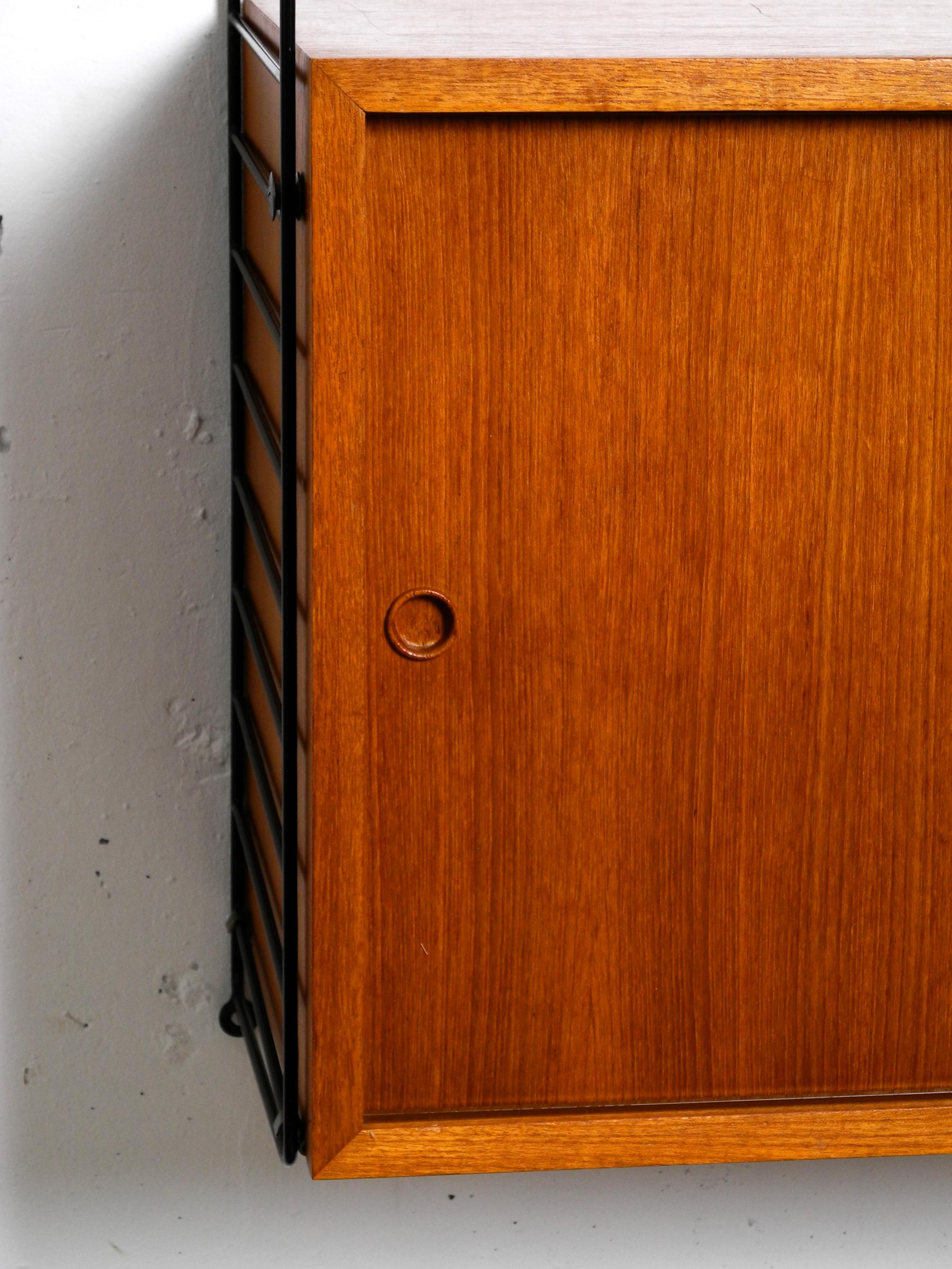Original 1960s Nisse Strinning teak string shelf with 2 shelves and one cupboard 4