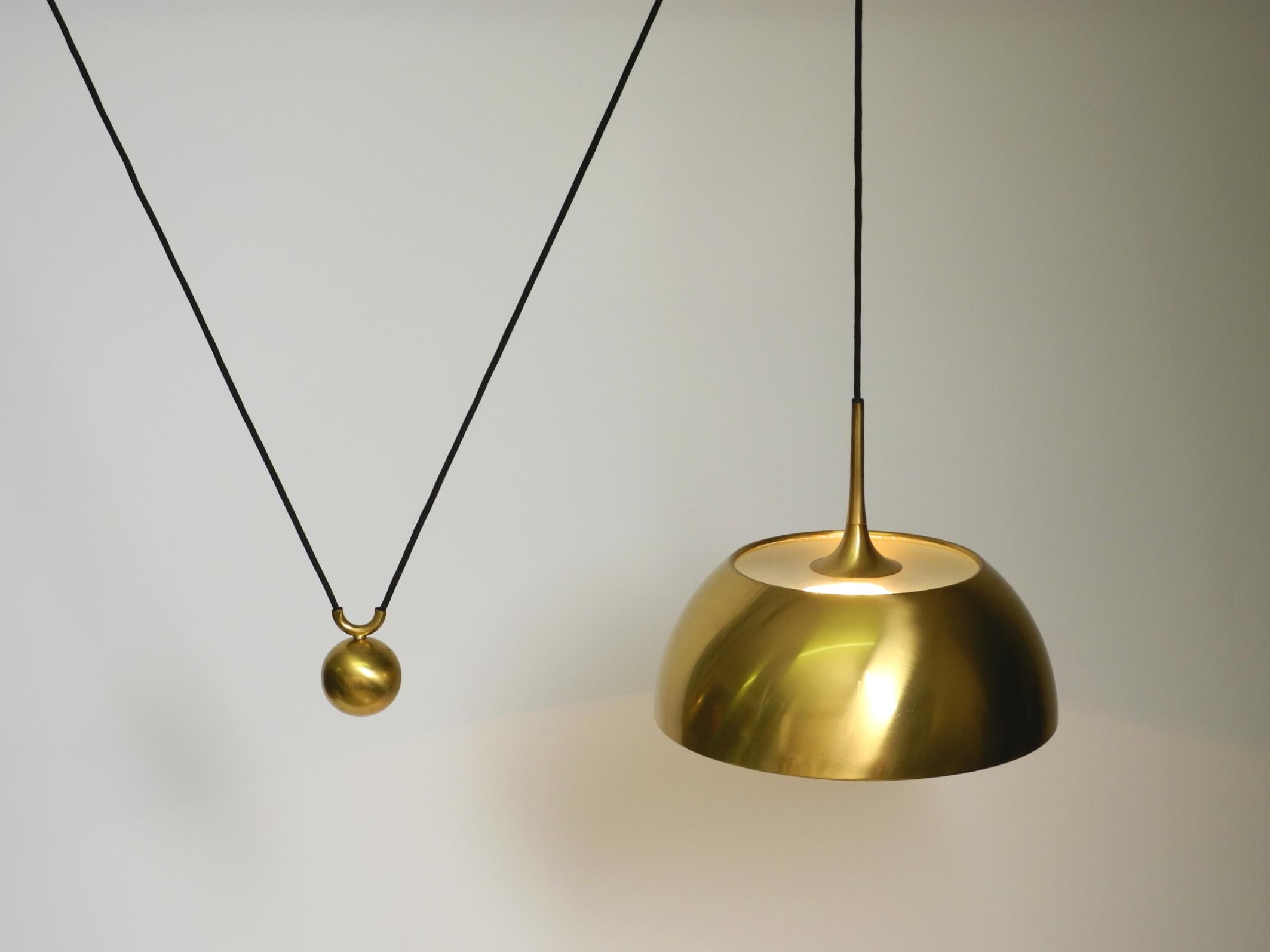 Regency Beautiful rare original 1970s Florian Schulz brass pendant light with pulley sys For Sale