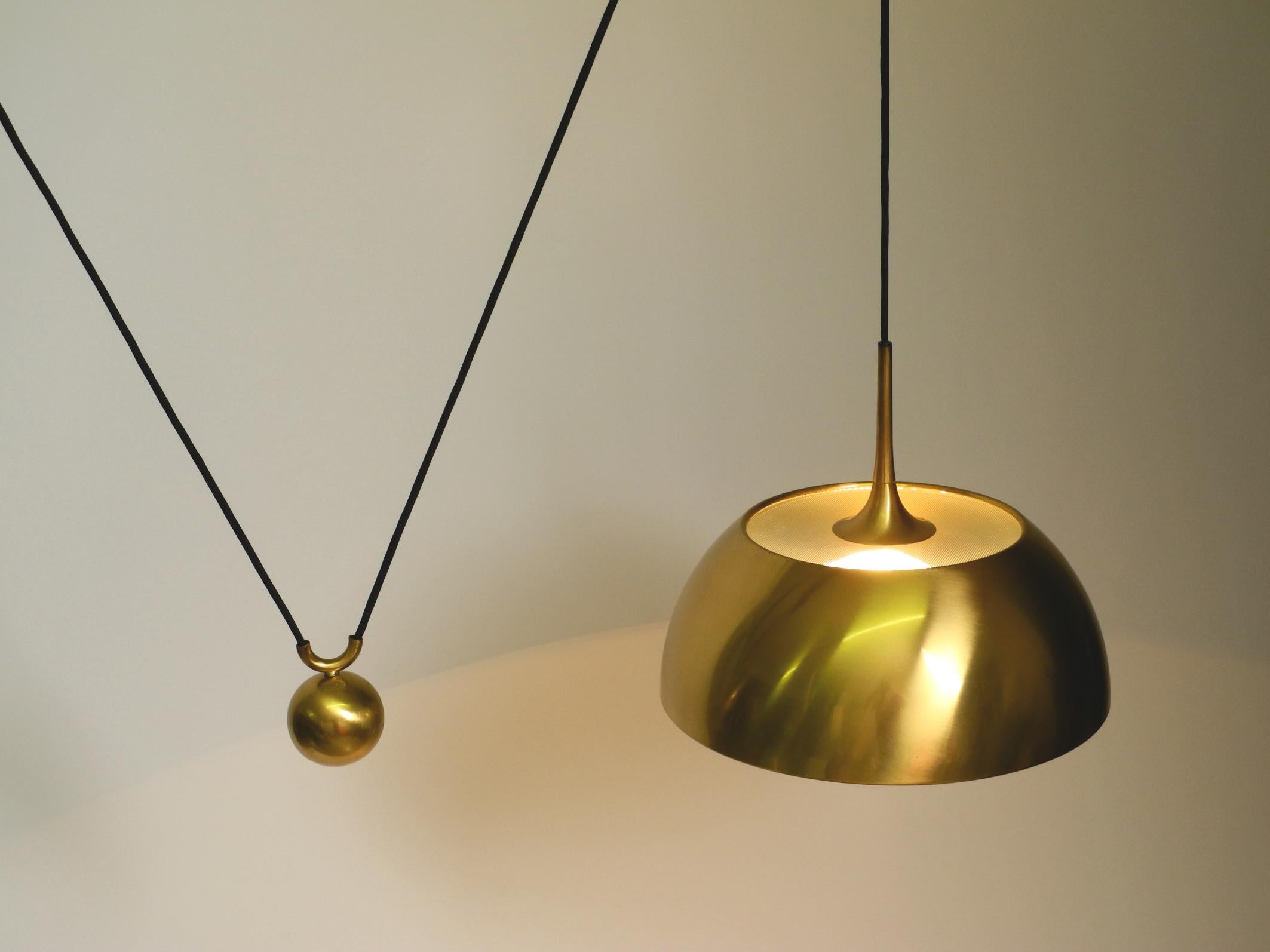 Brass Beautiful rare original 1970s Florian Schulz brass pendant light with pulley sys For Sale