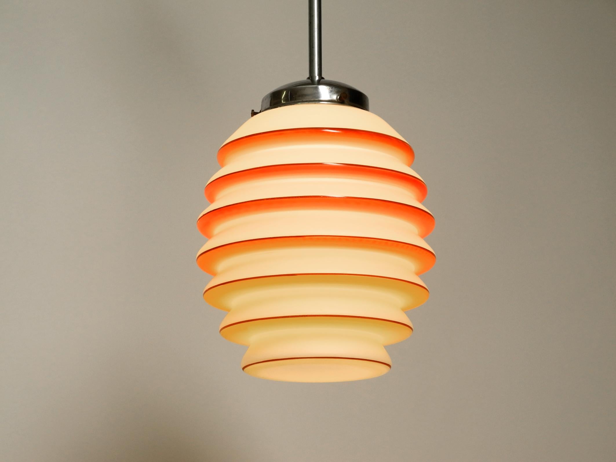 Bellissima e rara lampada da soffitto in vetro originale degli anni '30 in vendita 10