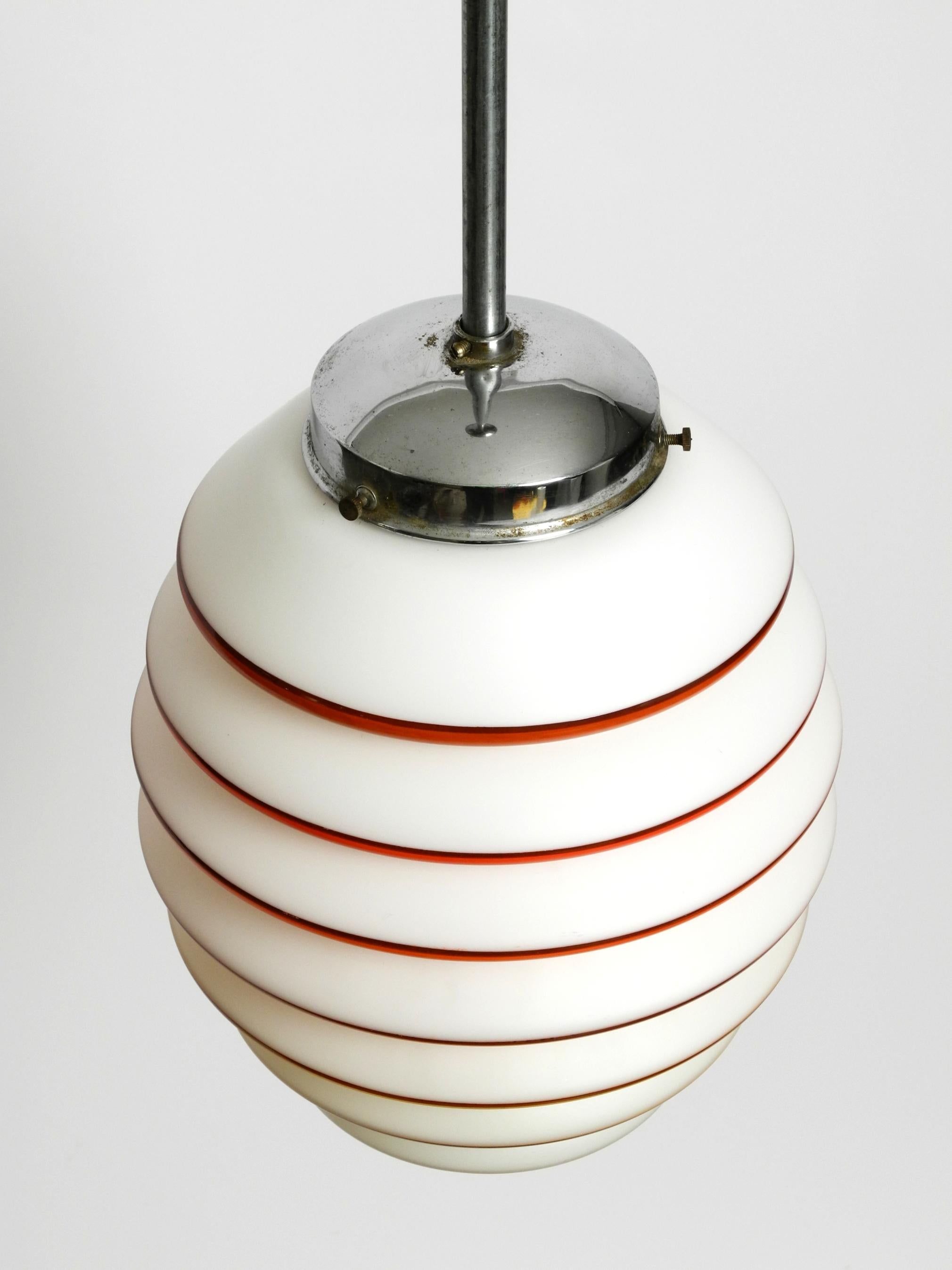 Bellissima e rara lampada da soffitto in vetro originale degli anni '30 in vendita 11