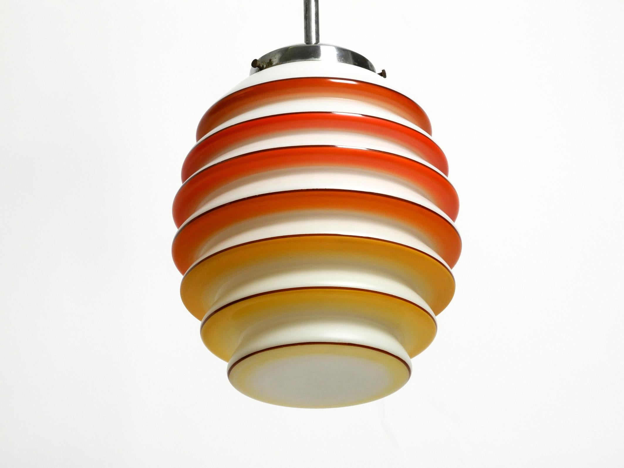 Mid-Century moderno Bellissima e rara lampada da soffitto in vetro originale degli anni '30 in vendita