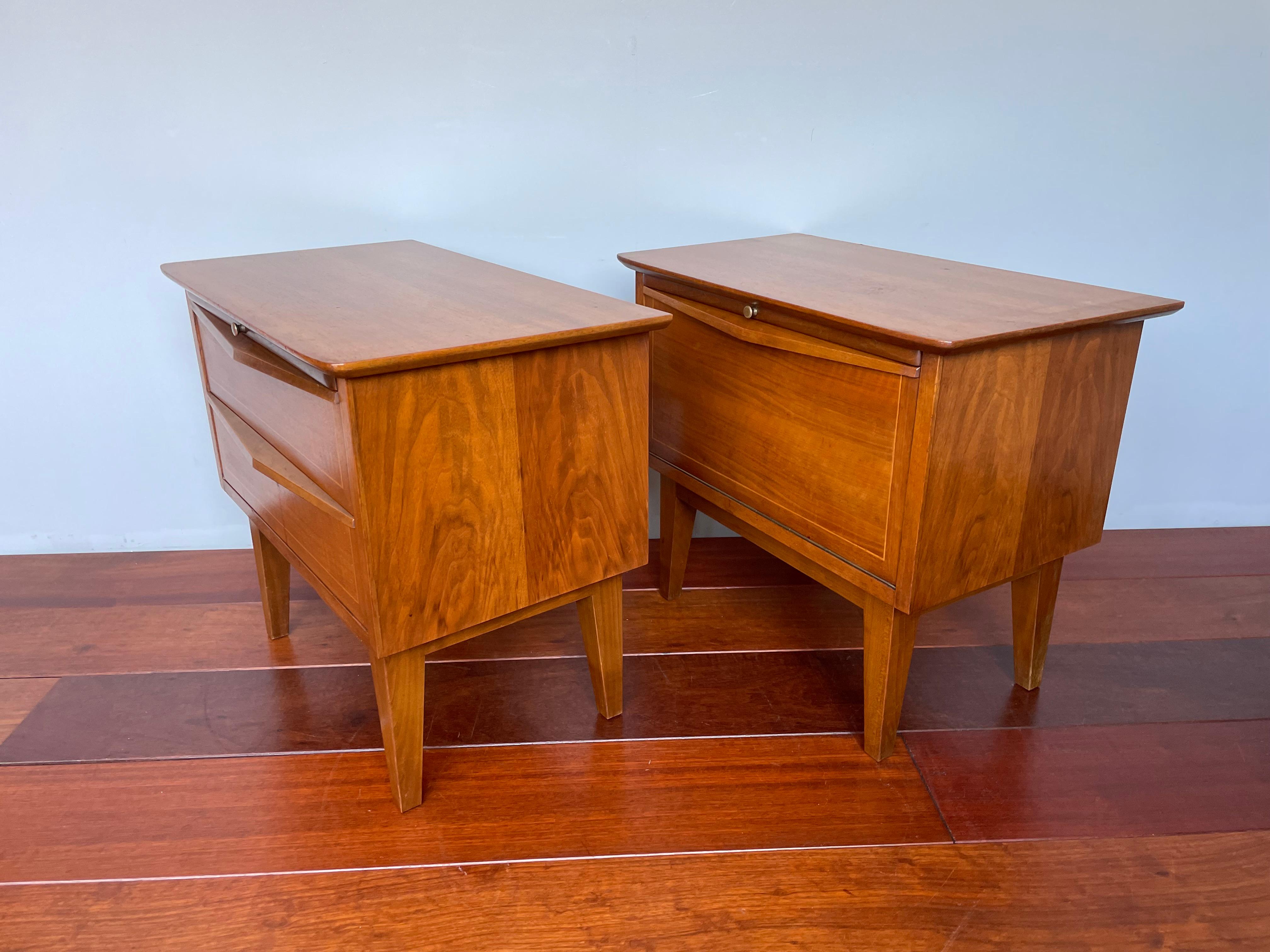 Timeless, mid twentieth century, finer quality and condition night stands.

We are happy to again have found a beautiful pair of finer quality cabinets from the heydays of the European midcentury era. The combination of the stylish lines in the