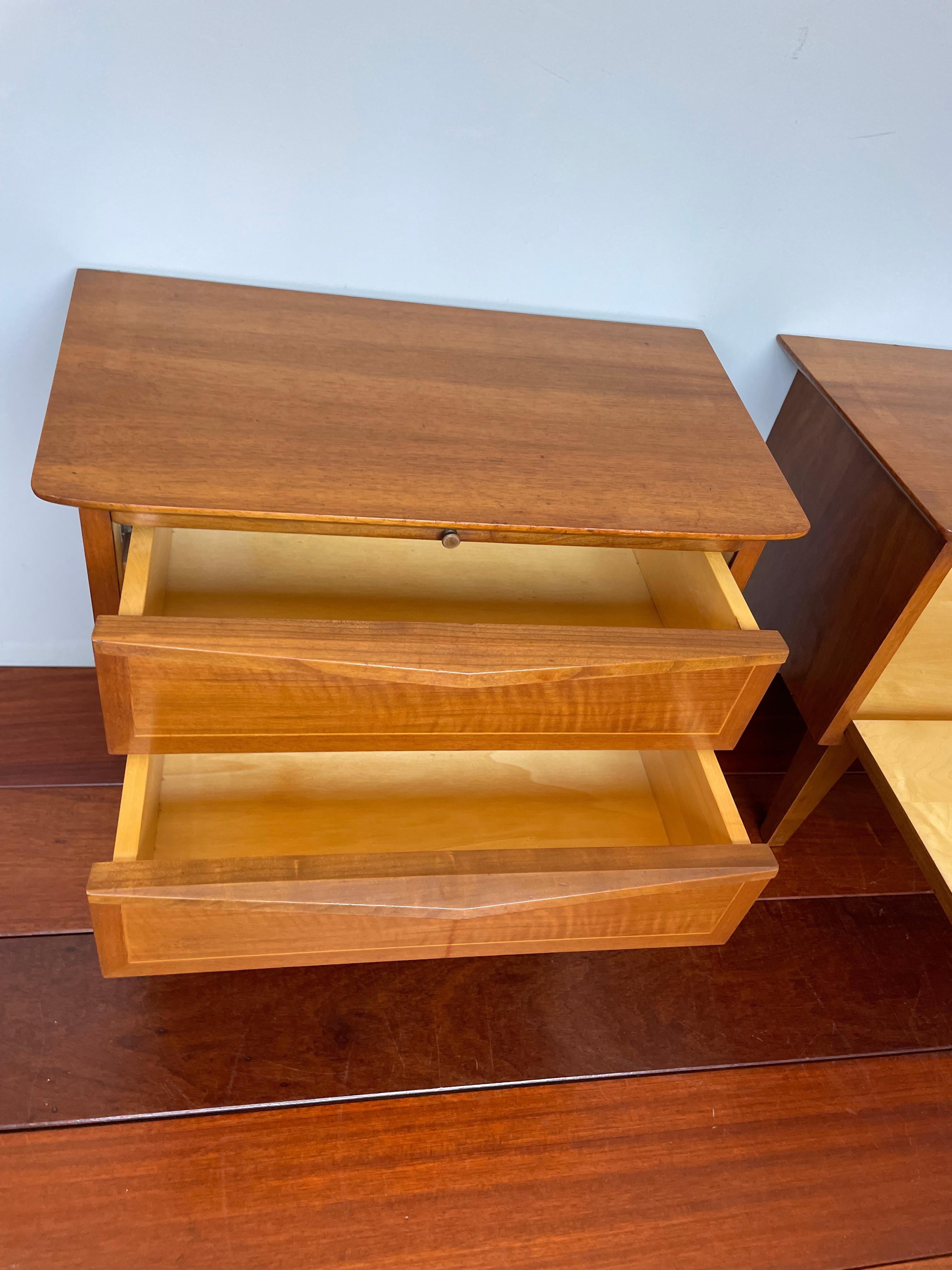 Beautiful & Rare Pair Of Handmade Midcentury Modern Nightstands / Bedside Tables In Good Condition In Lisse, NL