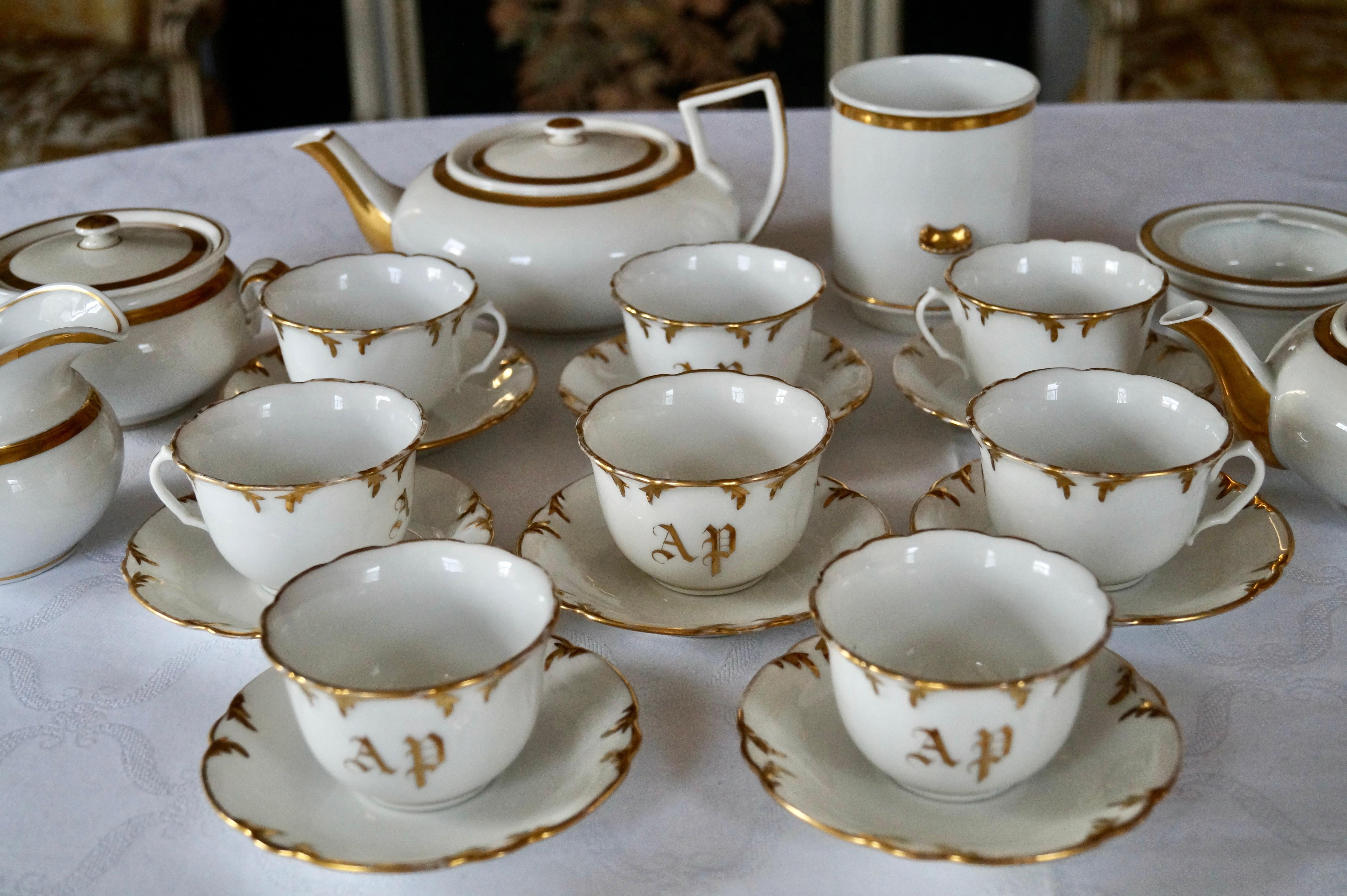 Beauty Rare Shape Antique Old Paris Porcelain Coffee Tea set ca 1850-1880 en vente 4