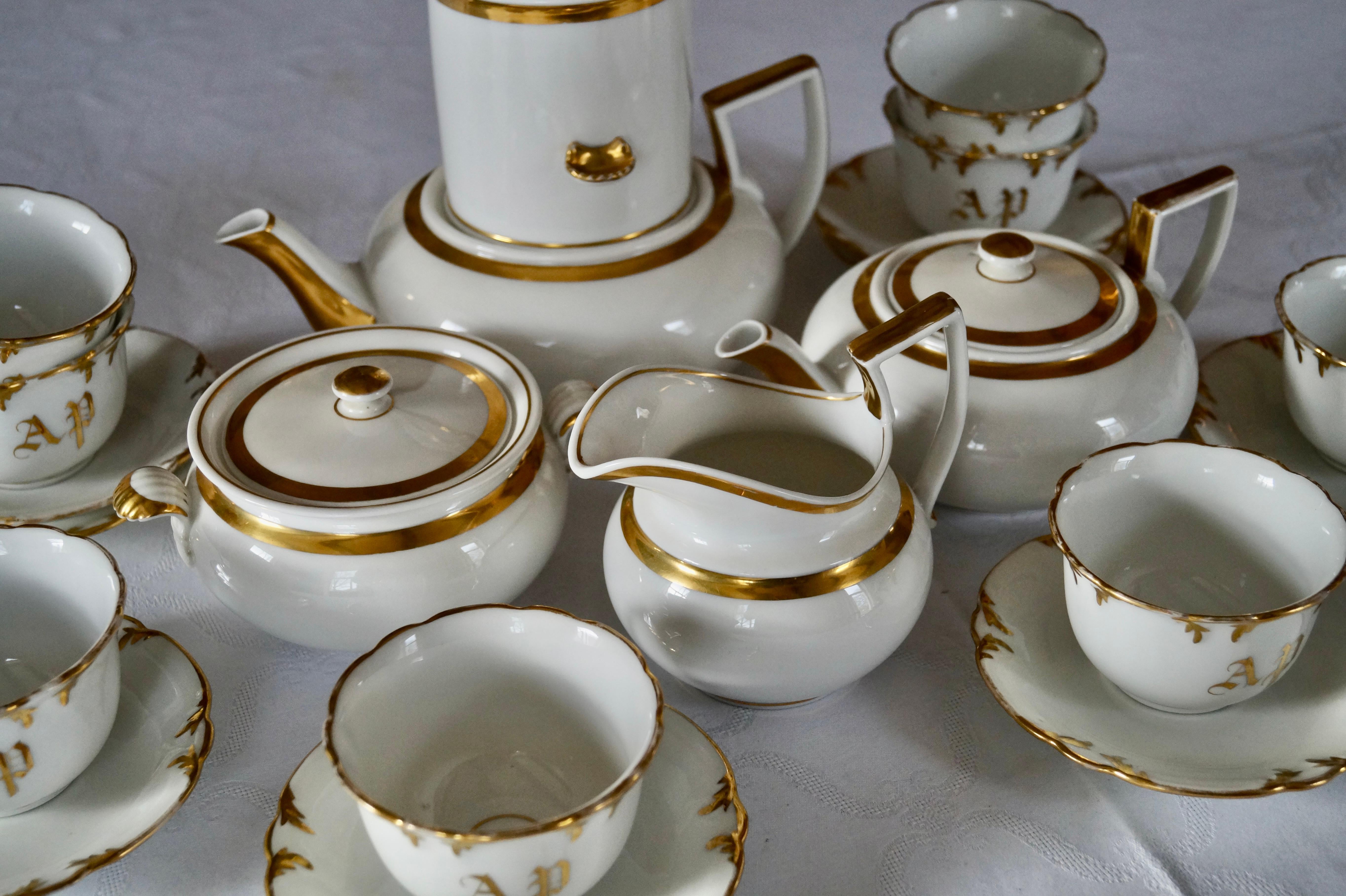 Schöne Seltene Form Antike Old Paris Porzellan Kaffee Tee Set ca 1850-1880 (Mittleres 19. Jahrhundert) im Angebot