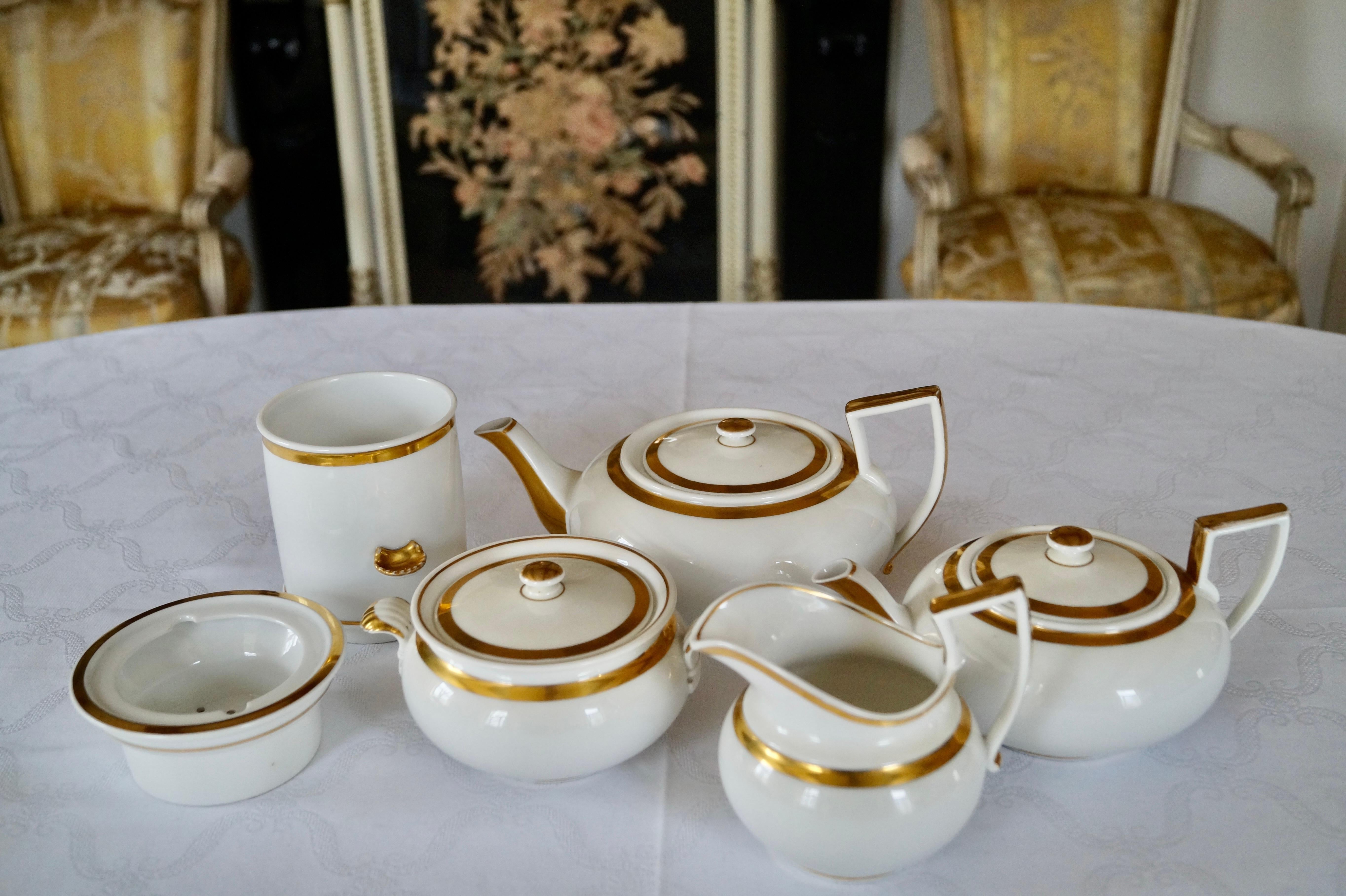 Beauty Rare Shape Antique Old Paris Porcelain Coffee Tea set ca 1850-1880 en vente 1
