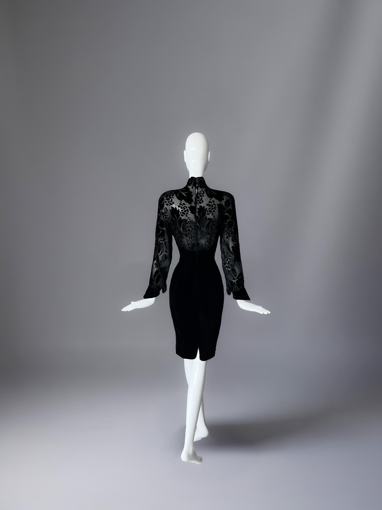 Noir Magnifique Rare Thierry Mugler Devoré Silk Velvet Dress Black en vente