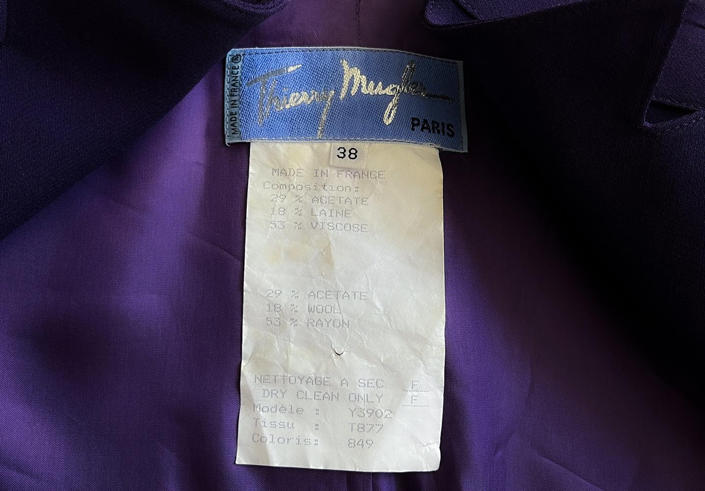 Belle Rareté Thierry Mugler SS 1995 Purple Jacket Sculptural Cutout en vente 3