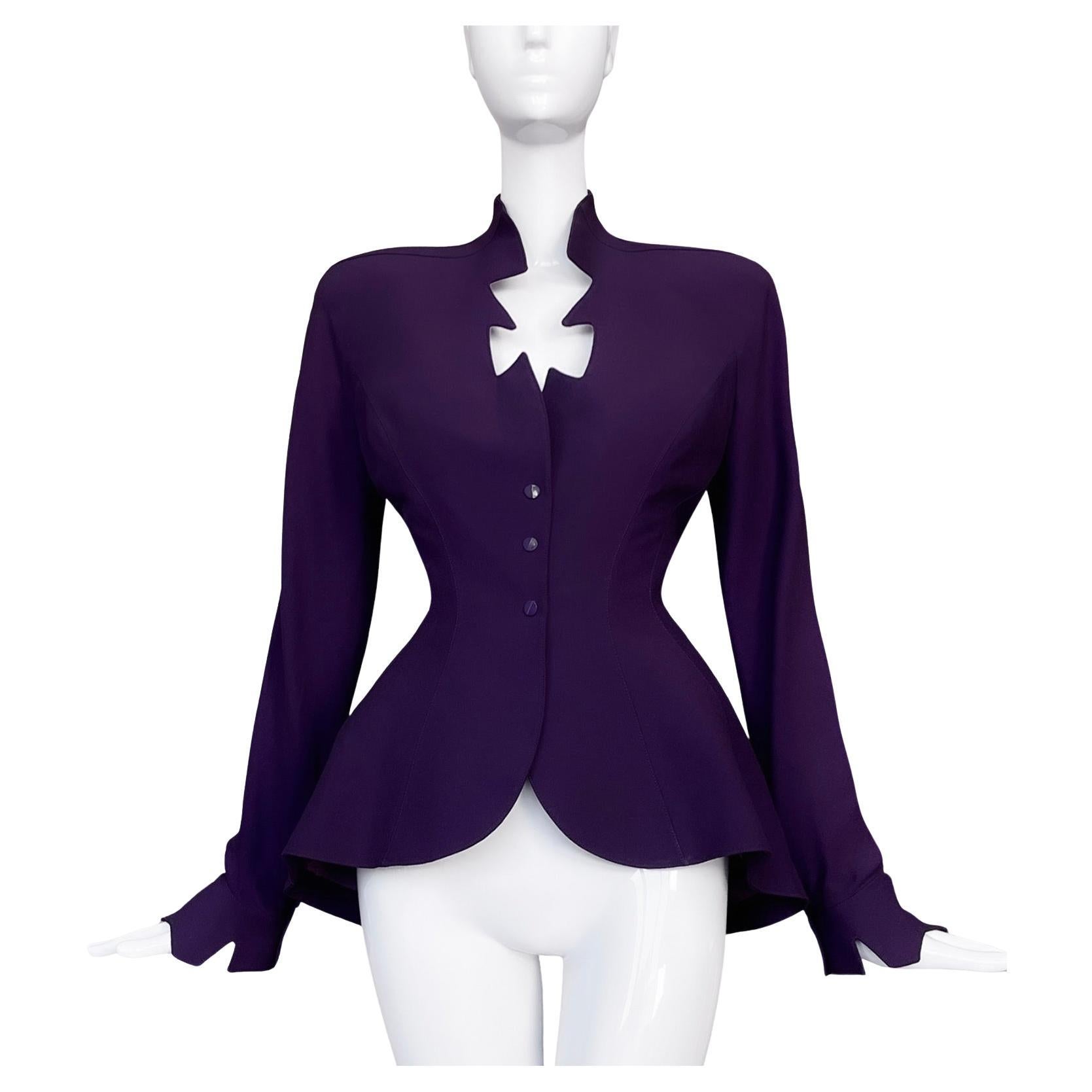 Bellissima e rara giacca viola Thierry Mugler SS 1995 con ritaglio scultoreo