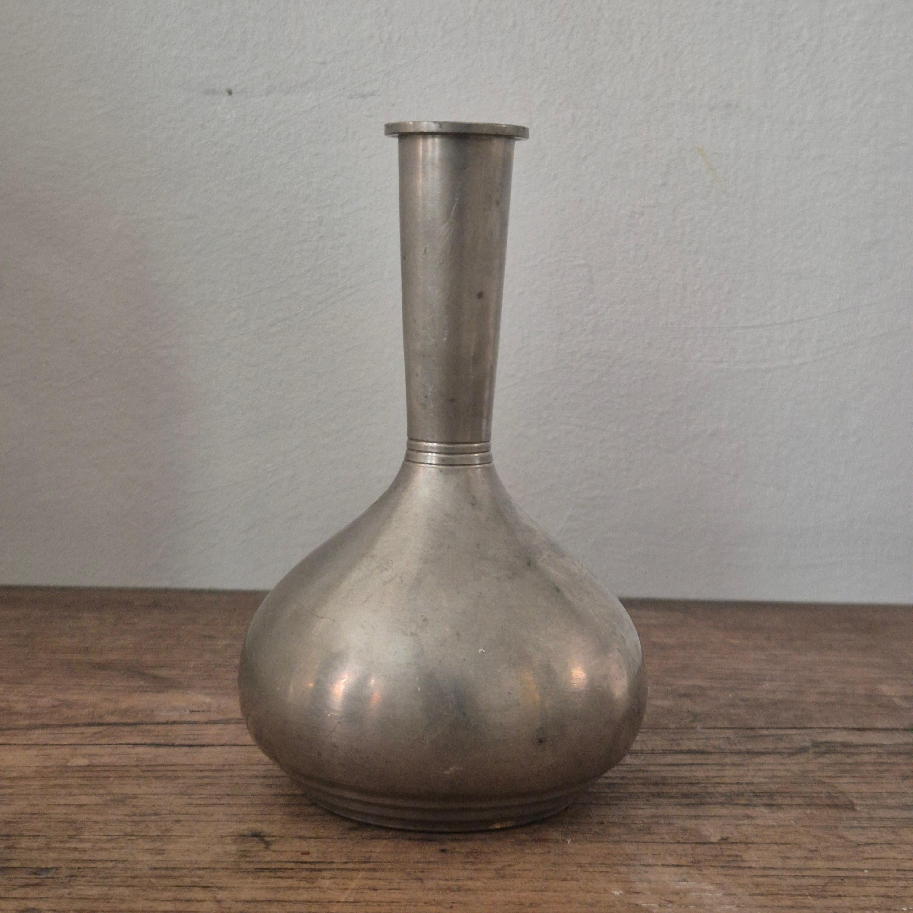 Scandinavo moderno Bellissimo e raro vaso in peltro, svedese Funkis 1937 in vendita