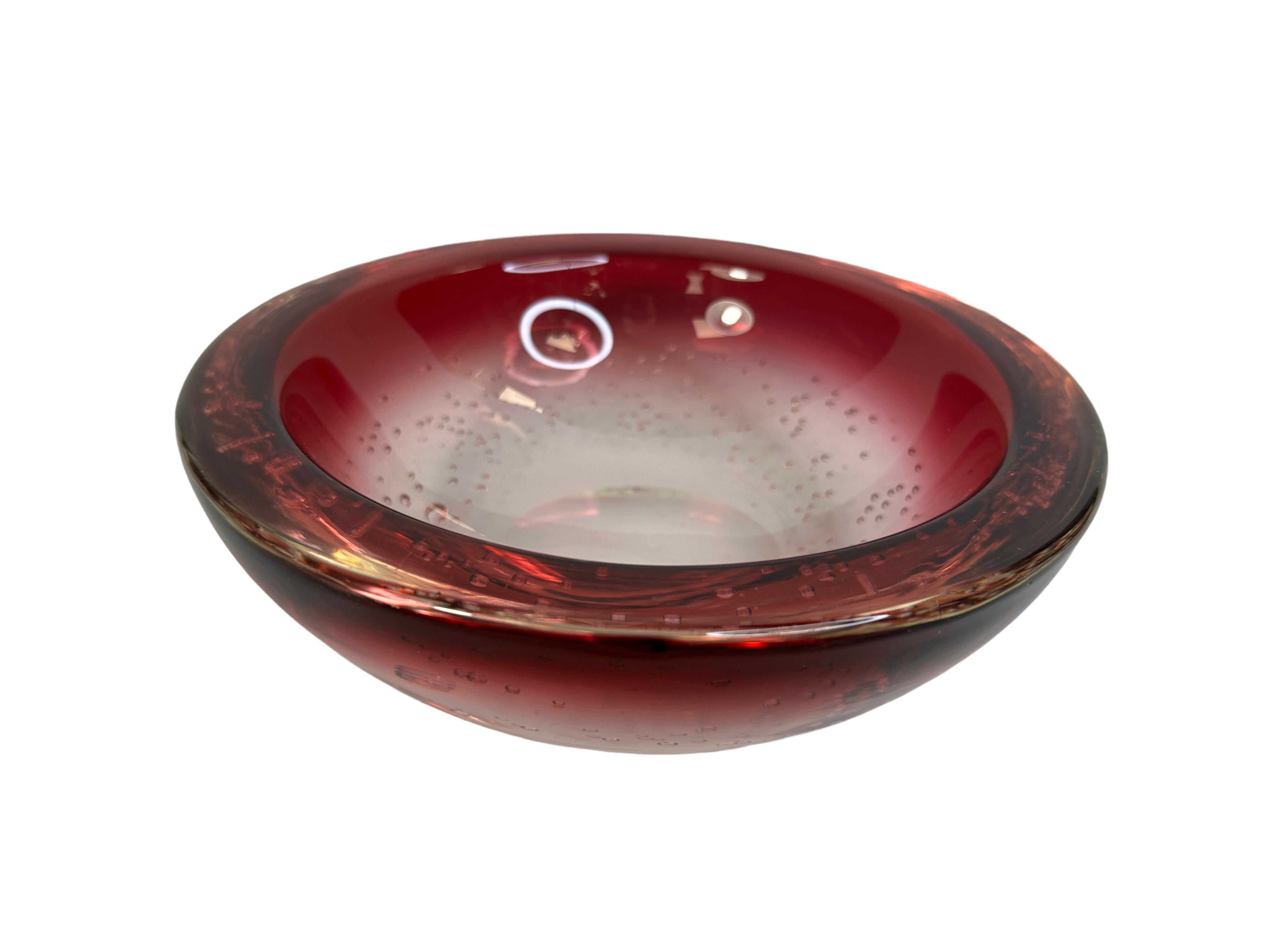 Hand-Crafted Beautiful Red and Clear Murano Glass Bowl Catchall Vintage, Italy, 1980s For Sale