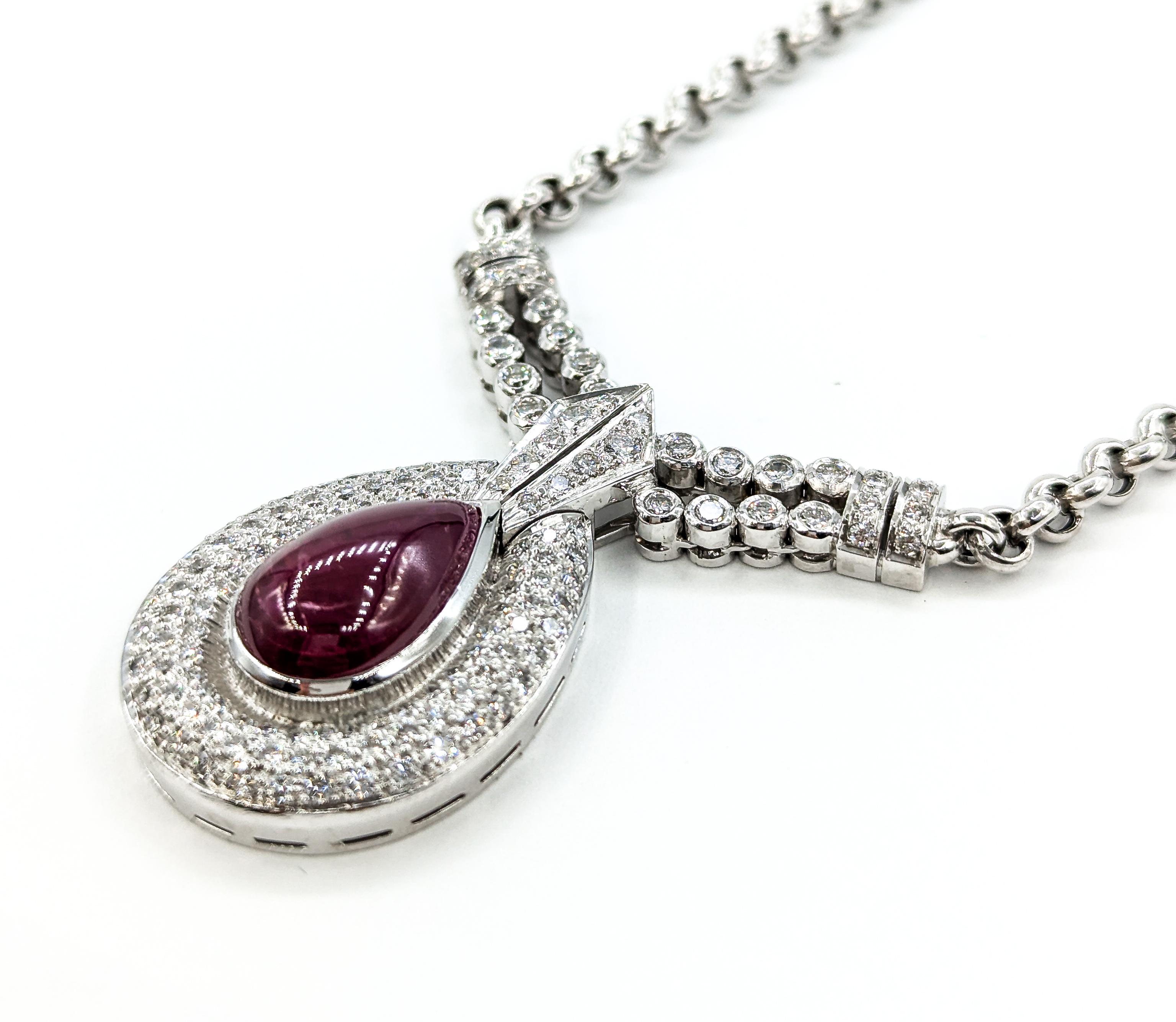 Cabochon Bellissima collana di rubini rossi cabochon e diamanti in oro bianco 18 carati in vendita