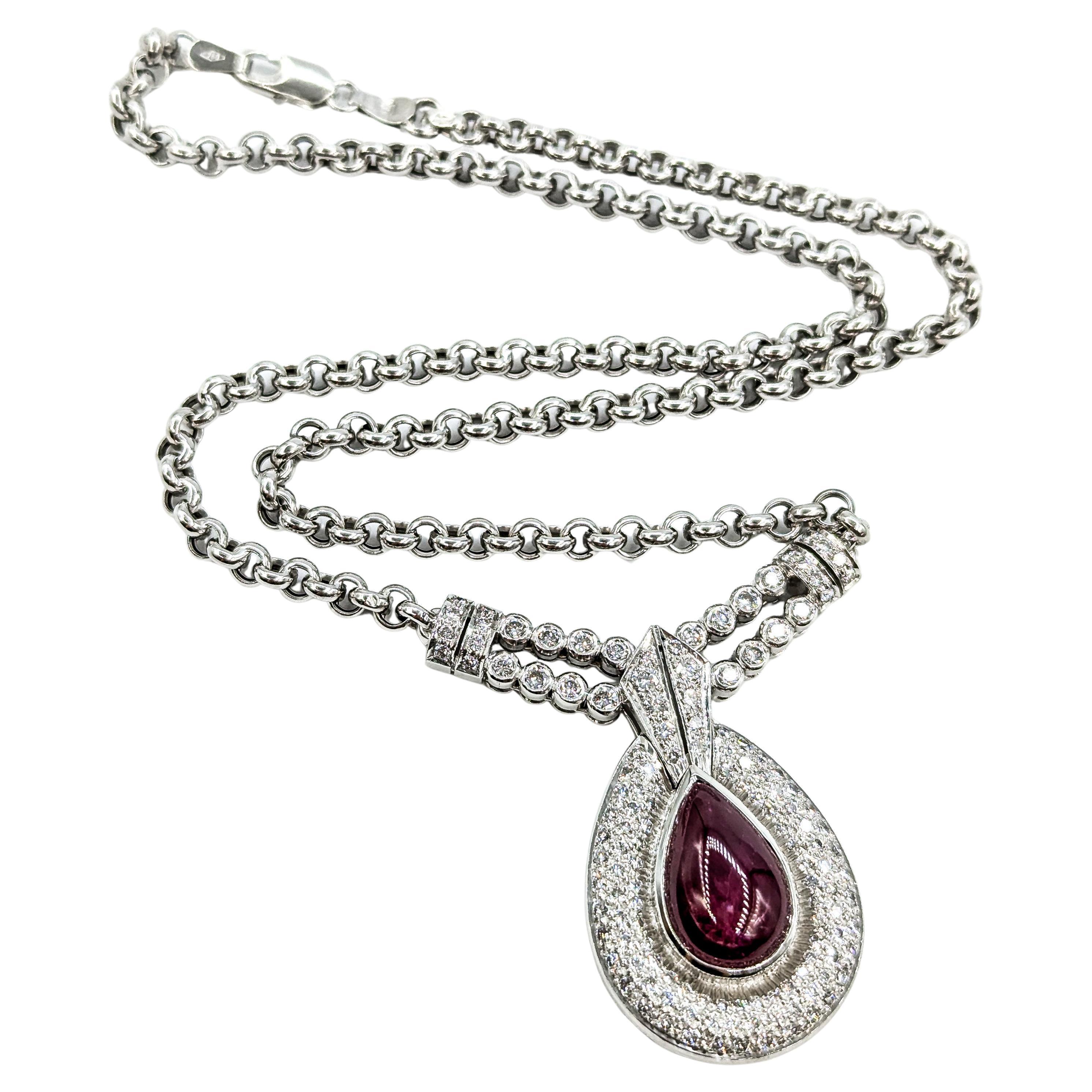 Bellissima collana di rubini rossi cabochon e diamanti in oro bianco 18 carati