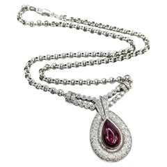 Precioso Collar de Rubí Rojo Cabujón y Diamantes en Oro Blanco de 18k