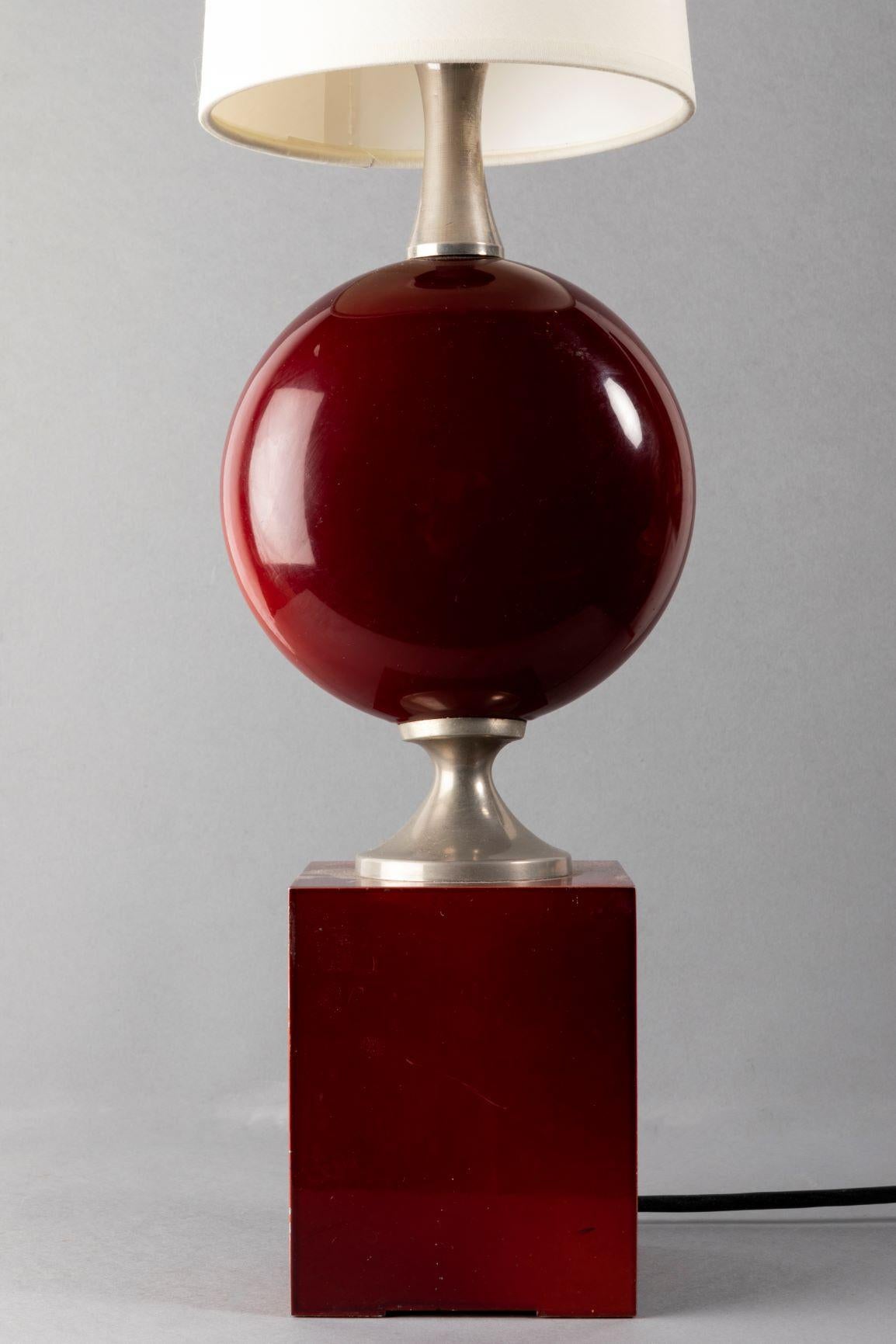 European Beautiful Red Lacquered Metal Table Lamp by Philippe Barbier, France, 1970s For Sale