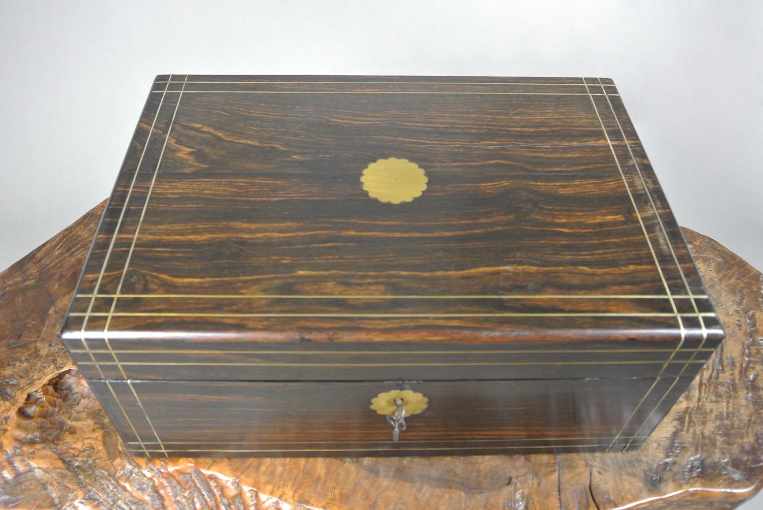 Beautiful Regency Coromandel Writing Box c. 1830 In Good Condition For Sale In Heathfield, GB