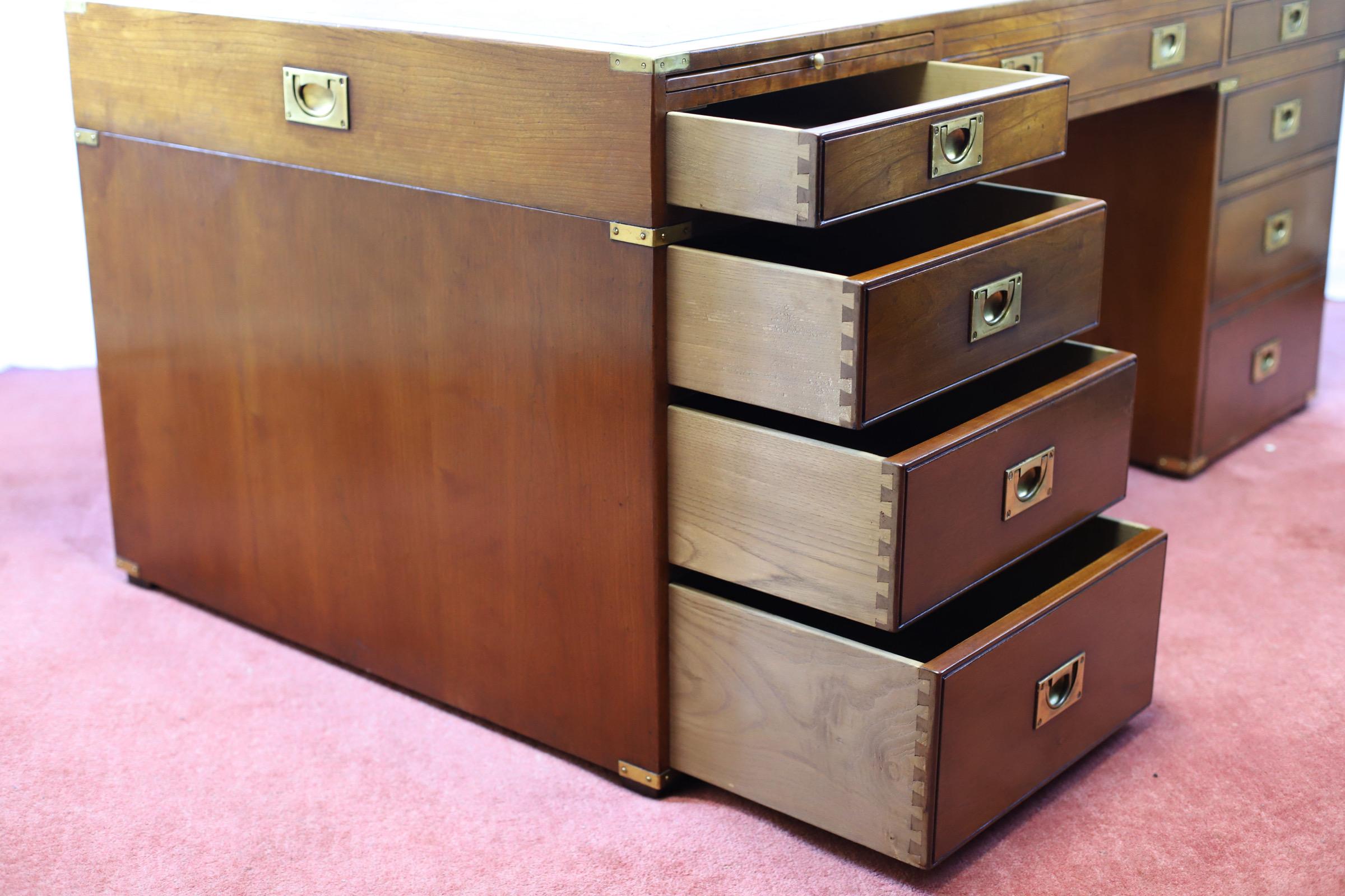 Beautiful R.E.H. Kennedy mahogany military partners desk In Good Condition In Crawley, GB
