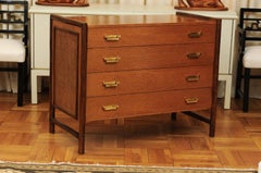 Preciosa cómoda de roble, ratán y caña de McGuire, circa 1970- Disponible en pareja