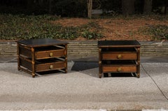 Restauriertes Paar Beistelltische aus Mahagoni, Rattan und Messing von McGuire