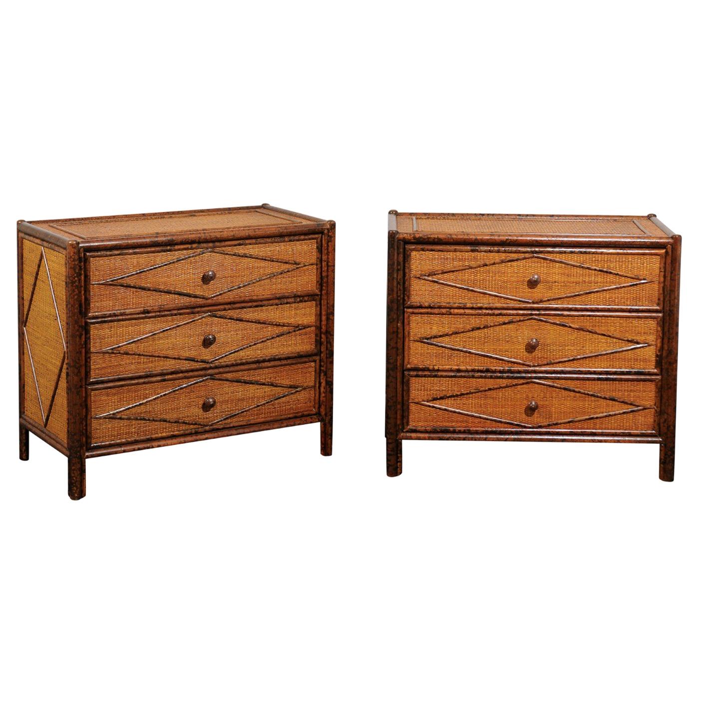 Bellissima coppia restaurata di commodes in tartaruga caramellata, circa 1980