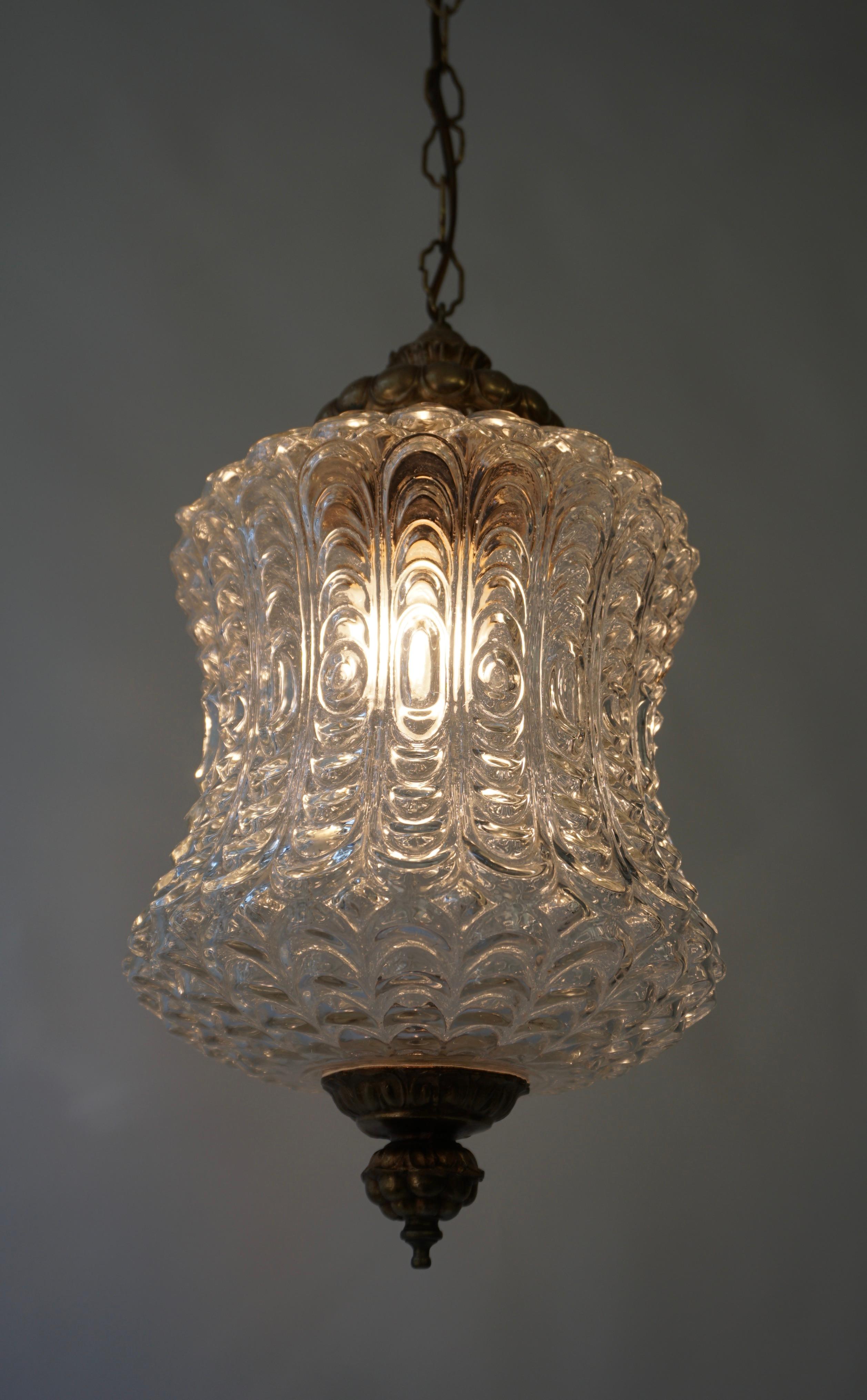 Bellissima lampada a sospensione in vetro a coste In condizioni buone in vendita a Antwerp, BE
