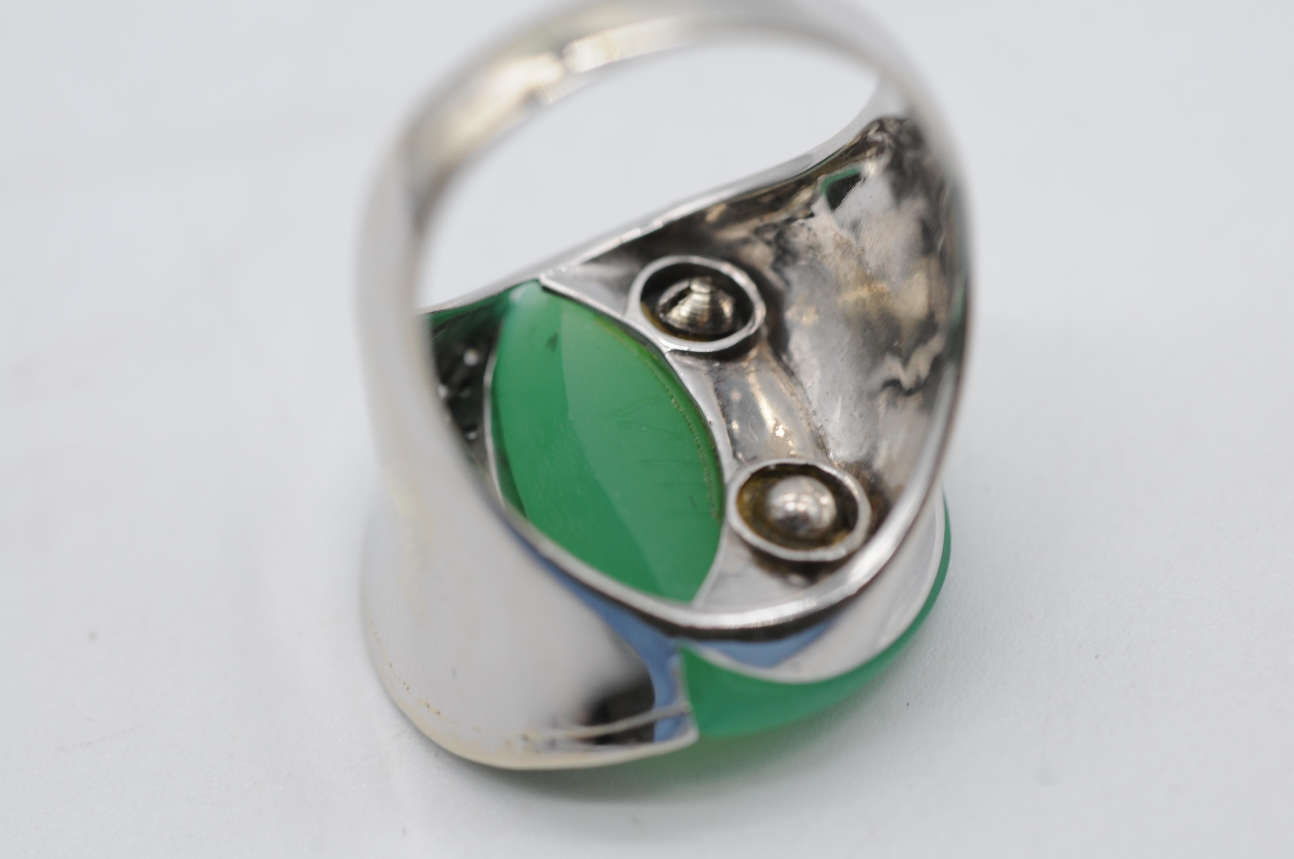 beautiful ring in 18k white gold with diamonds and jadeite For Sale 4