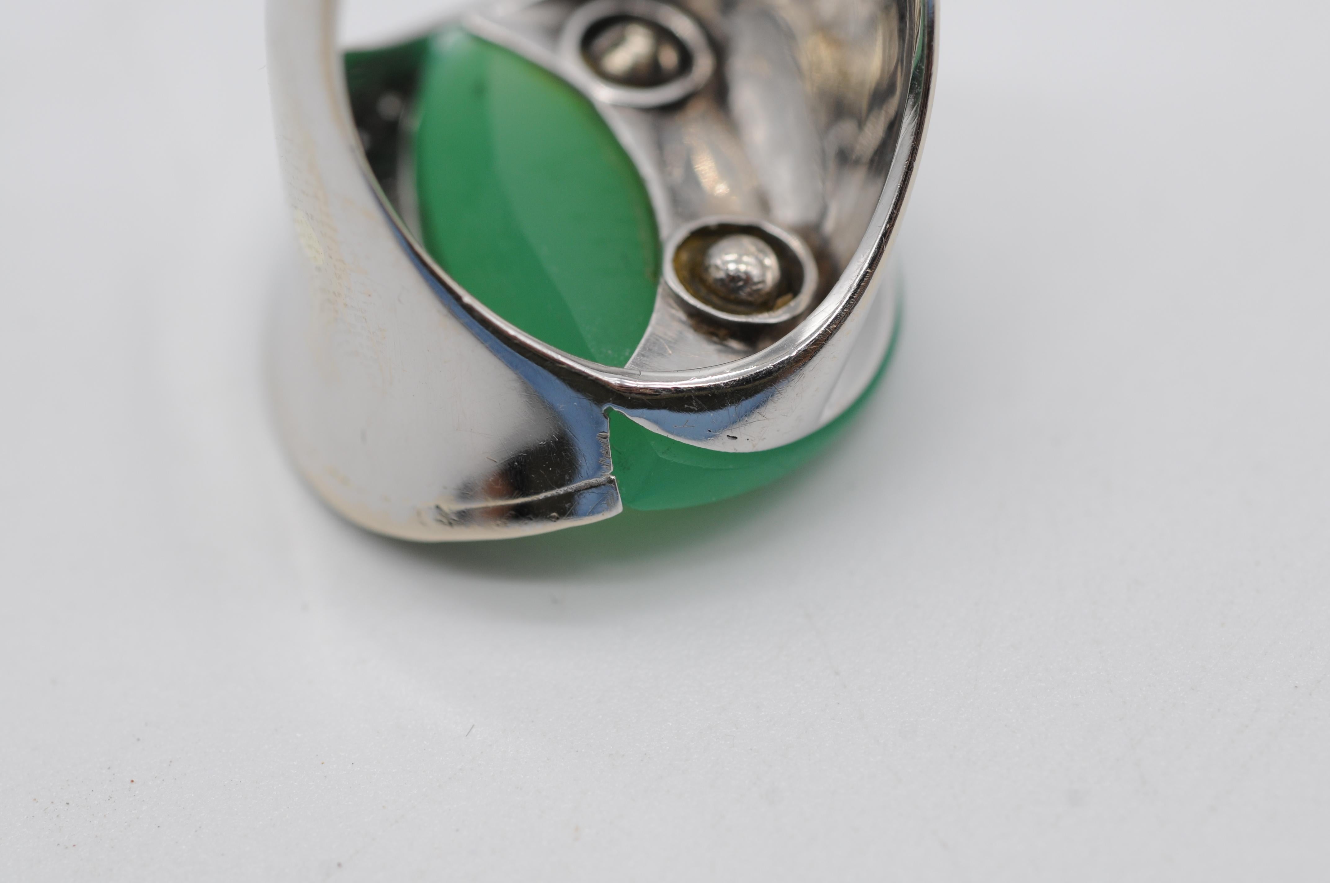 beautiful ring in 18k white gold with diamonds and jadeite For Sale 6