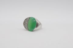 beautiful ring in 18k white gold with diamonds and jadeite