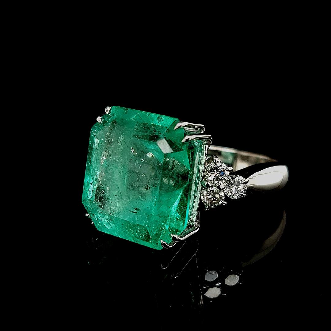 Artist Beautiful Ring with a Huge 18.53 Carat Colombian Emerald and Diamonds For Sale