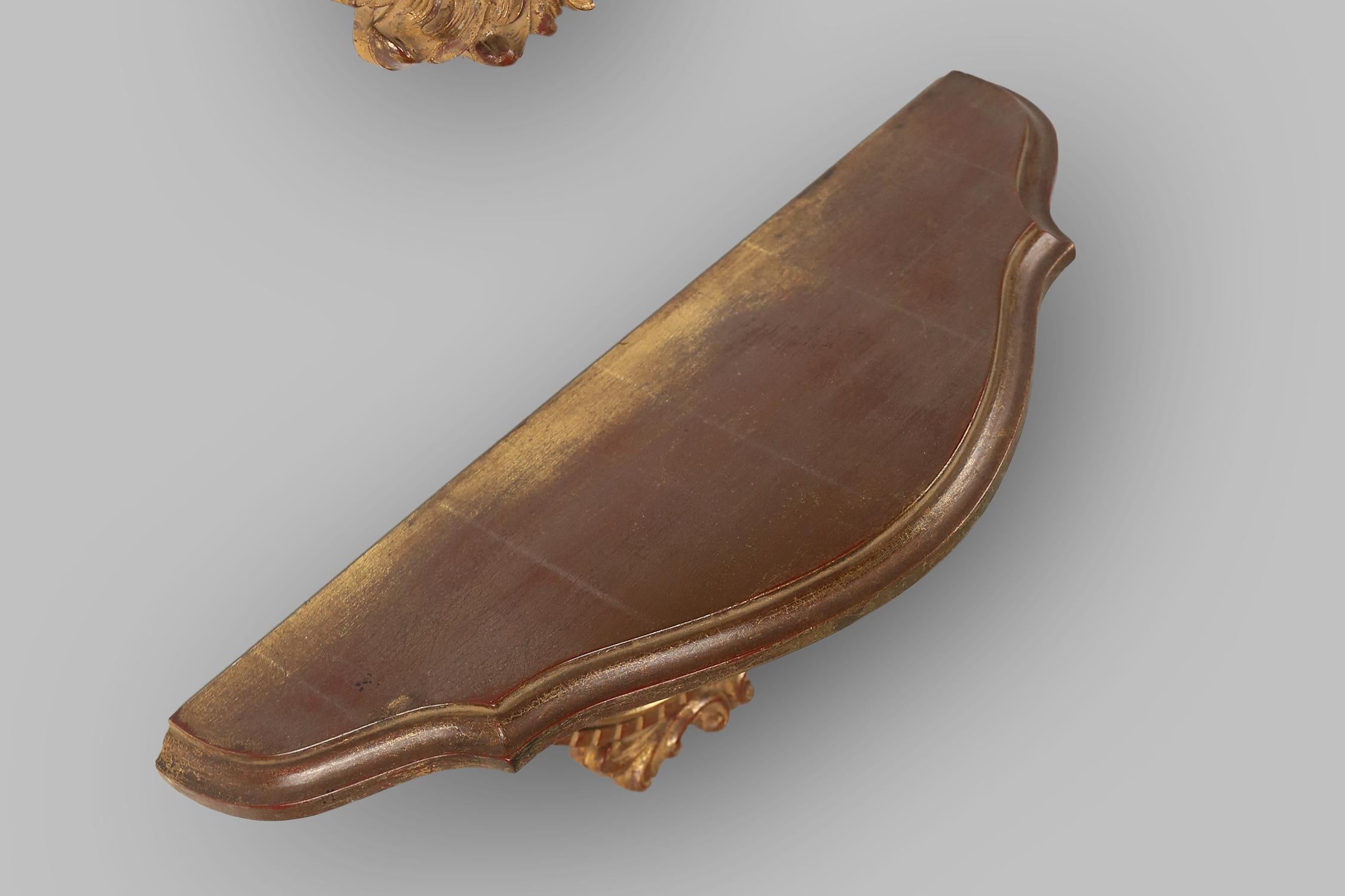 Belgian Beautiful Rococo mirror with stand in wood and gold leaf, Deknudt Belgium, 50s For Sale