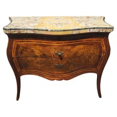 Magnifique commode en marqueterie romaine, époque 18e siècle