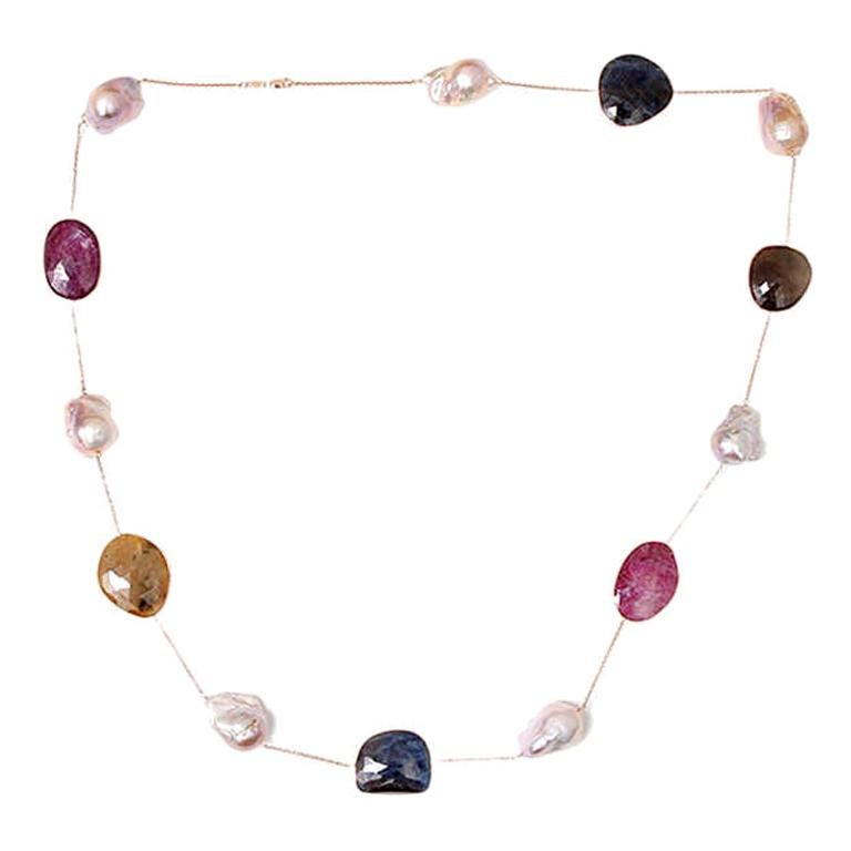 Beautiful Rose Gold Necklace with Multicolored Sapphire Slices and Large Pearls For Sale