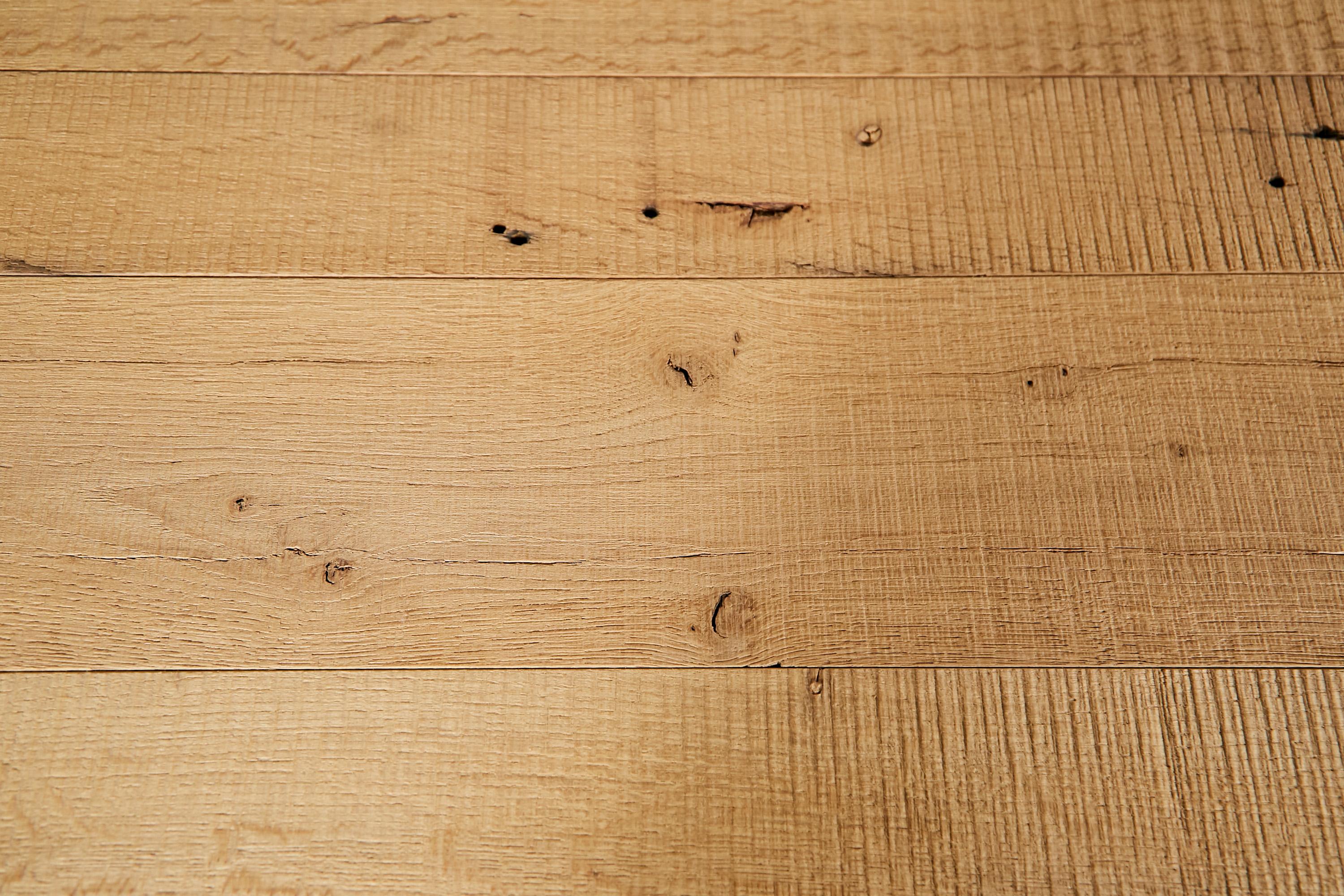 Schöne raue Tischplatte aus wiedergewonnenem Eichenholz im Zustand „Neu“ im Angebot in Greven, DE