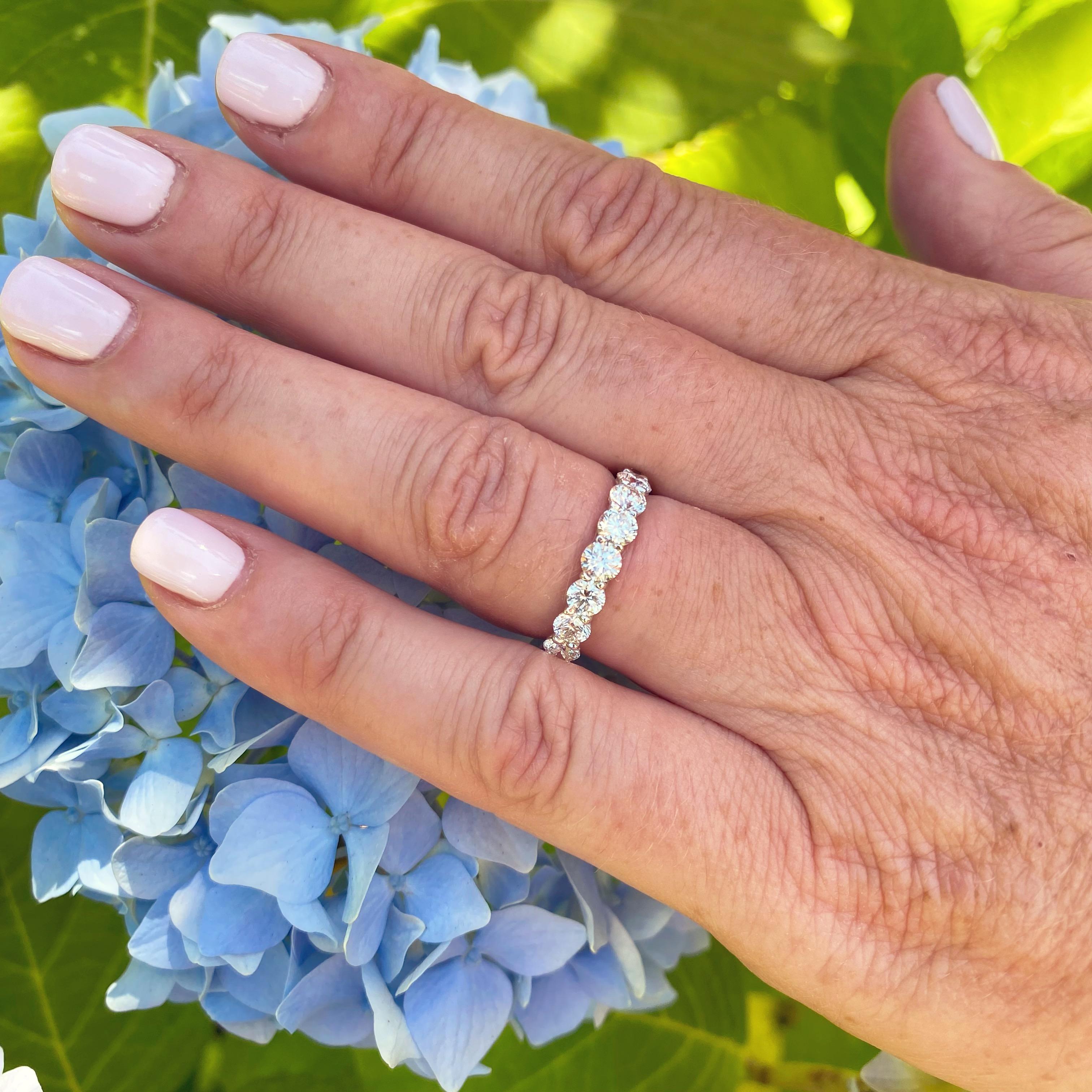 Beautiful Round Cut Diamond Eternity Band In New Condition For Sale In San Francisco, CA