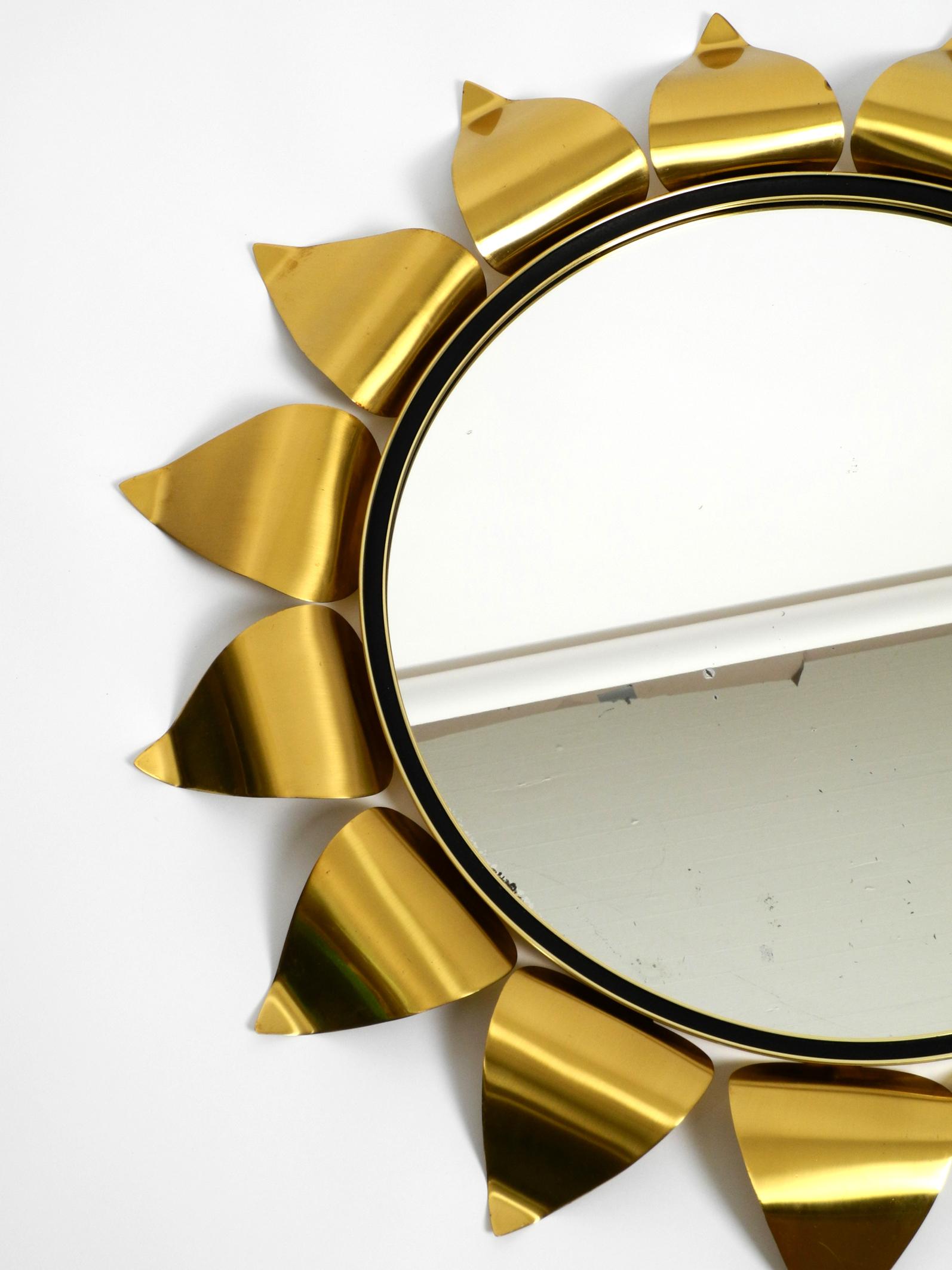Mid-Century Modern Beautiful Round Mid Century Brass Sunburst Wall Mirror For Sale