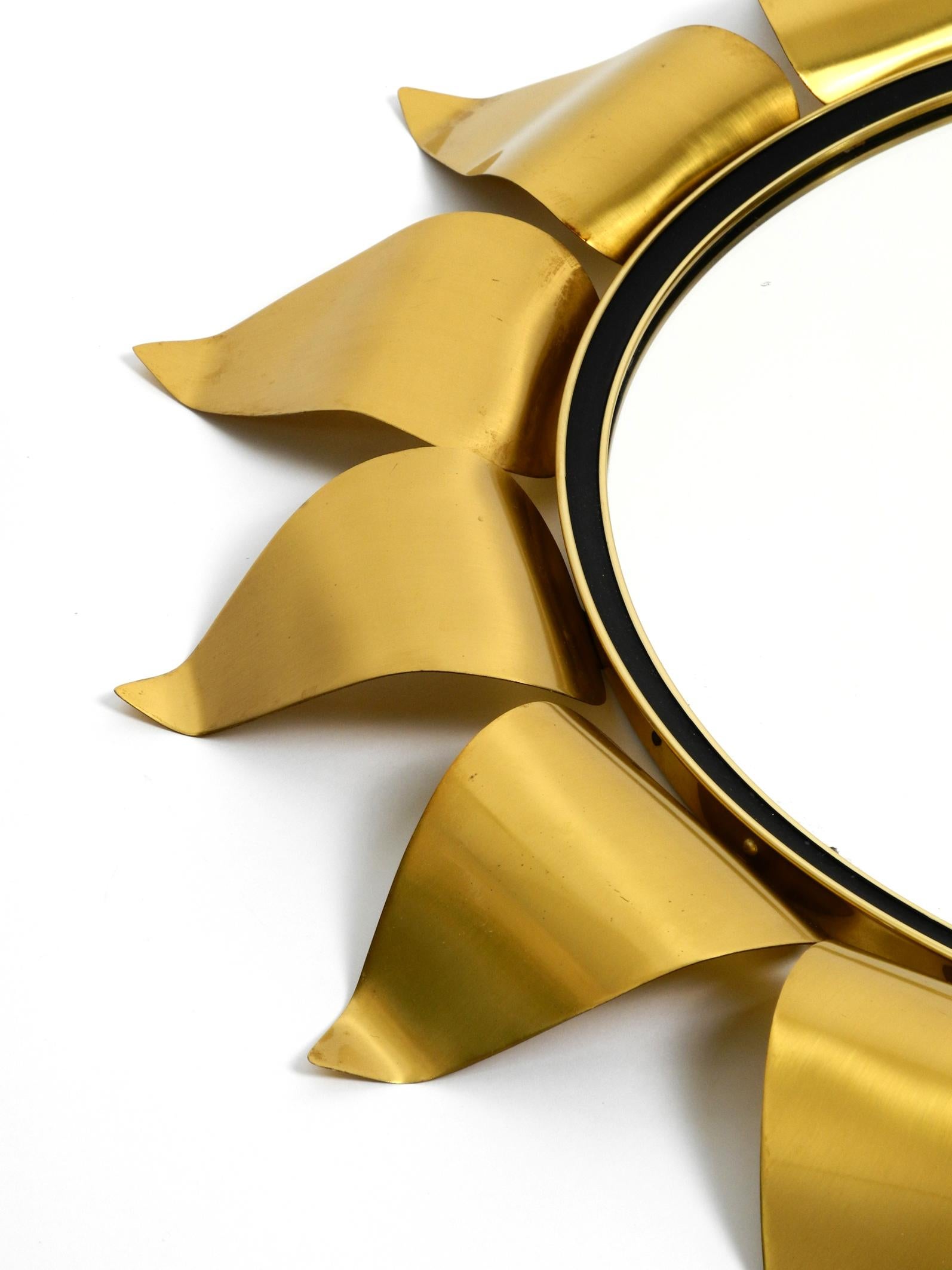European Beautiful Round Mid Century Brass Sunburst Wall Mirror For Sale