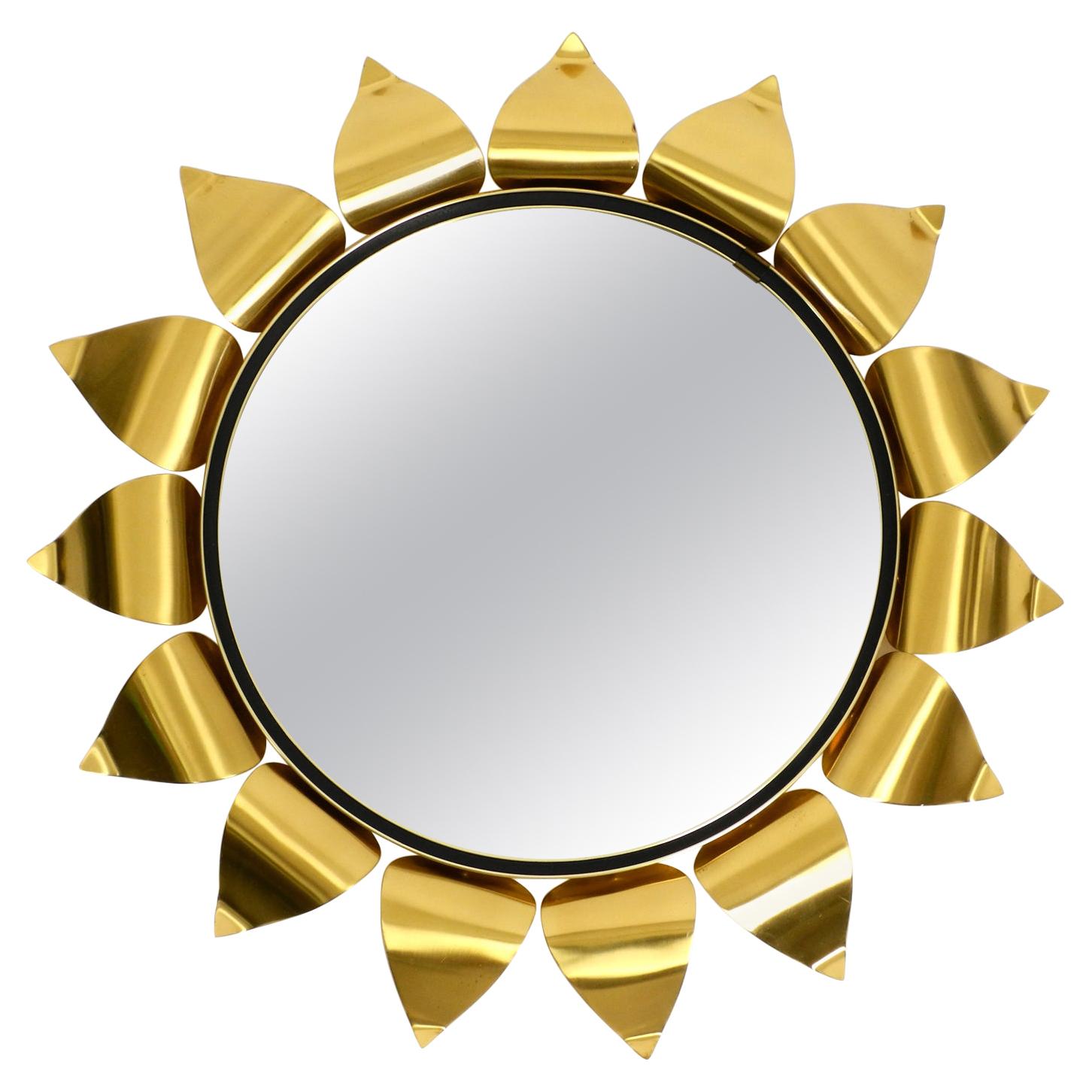 Beautiful Round Mid Century Brass Sunburst Wall Mirror For Sale