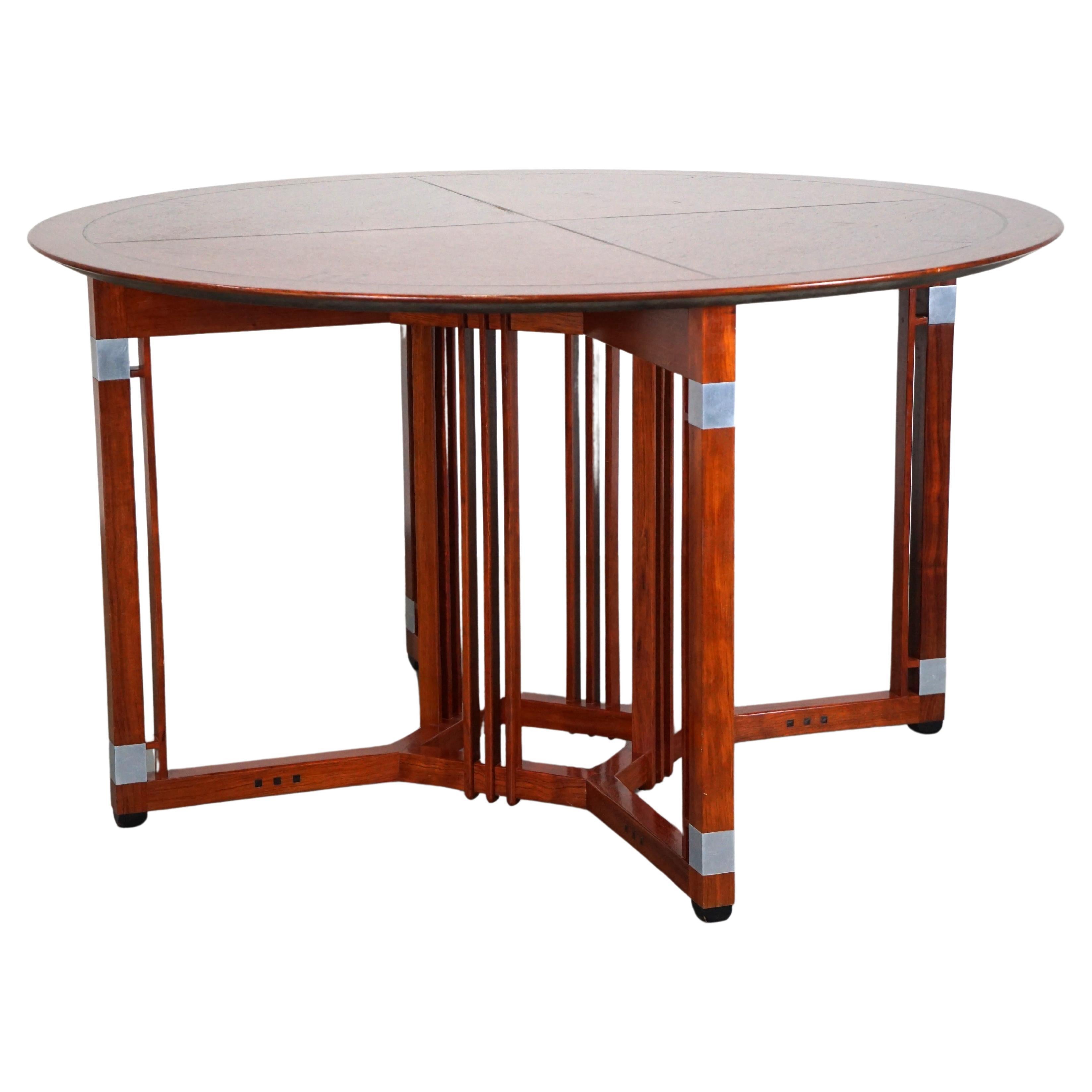Beautiful round Schuitema Art Deco design dining table from the Decoforma series