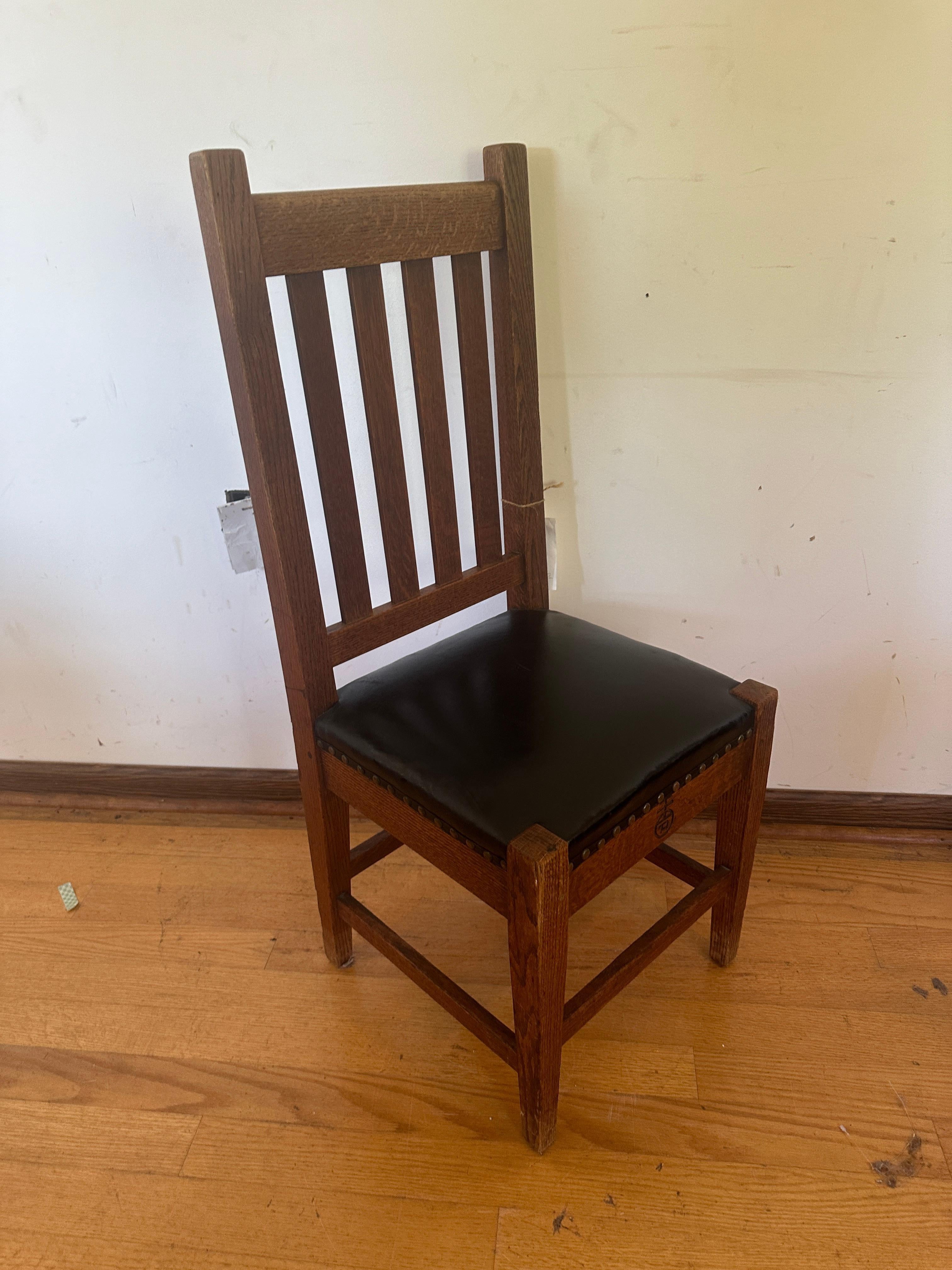 Arts and Crafts Beautiful Roycroft Chair, Made circa 1910 (Stickley Era) - W5395 For Sale